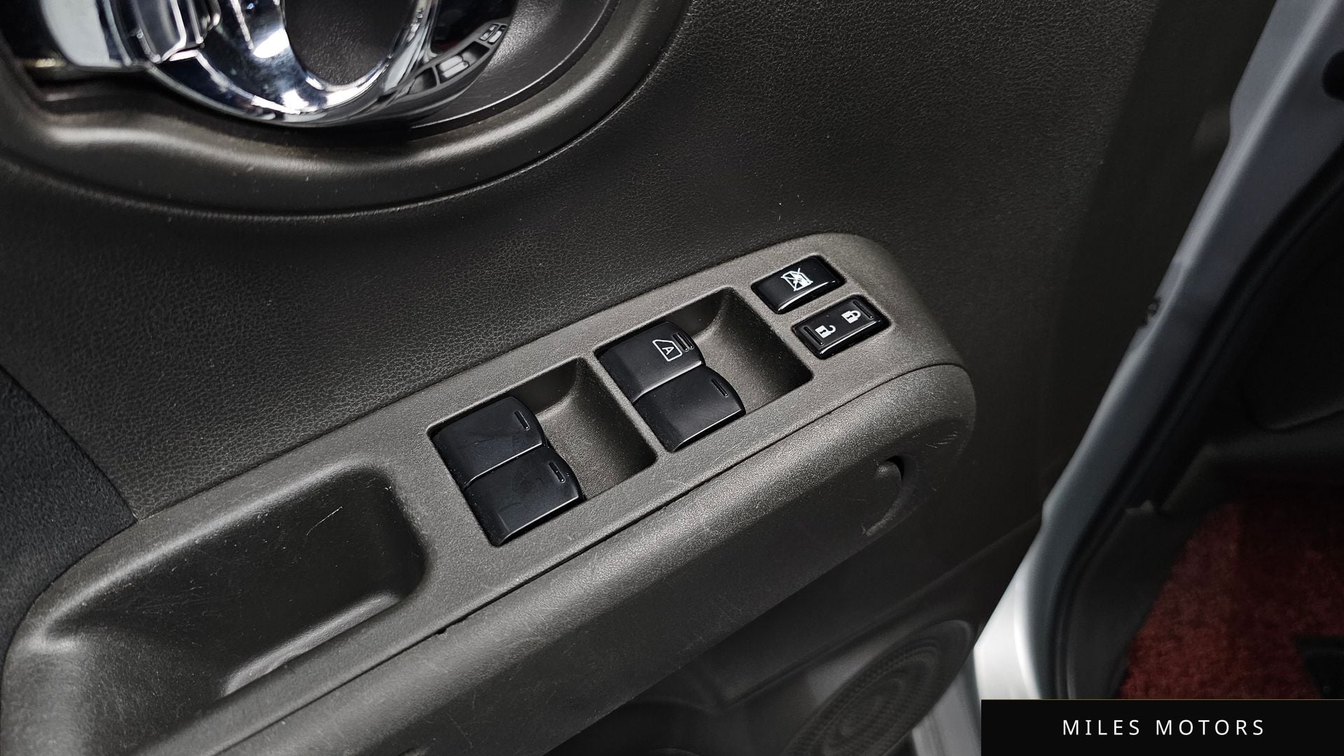 Nissan 큐브 2011 — миниатюра 15