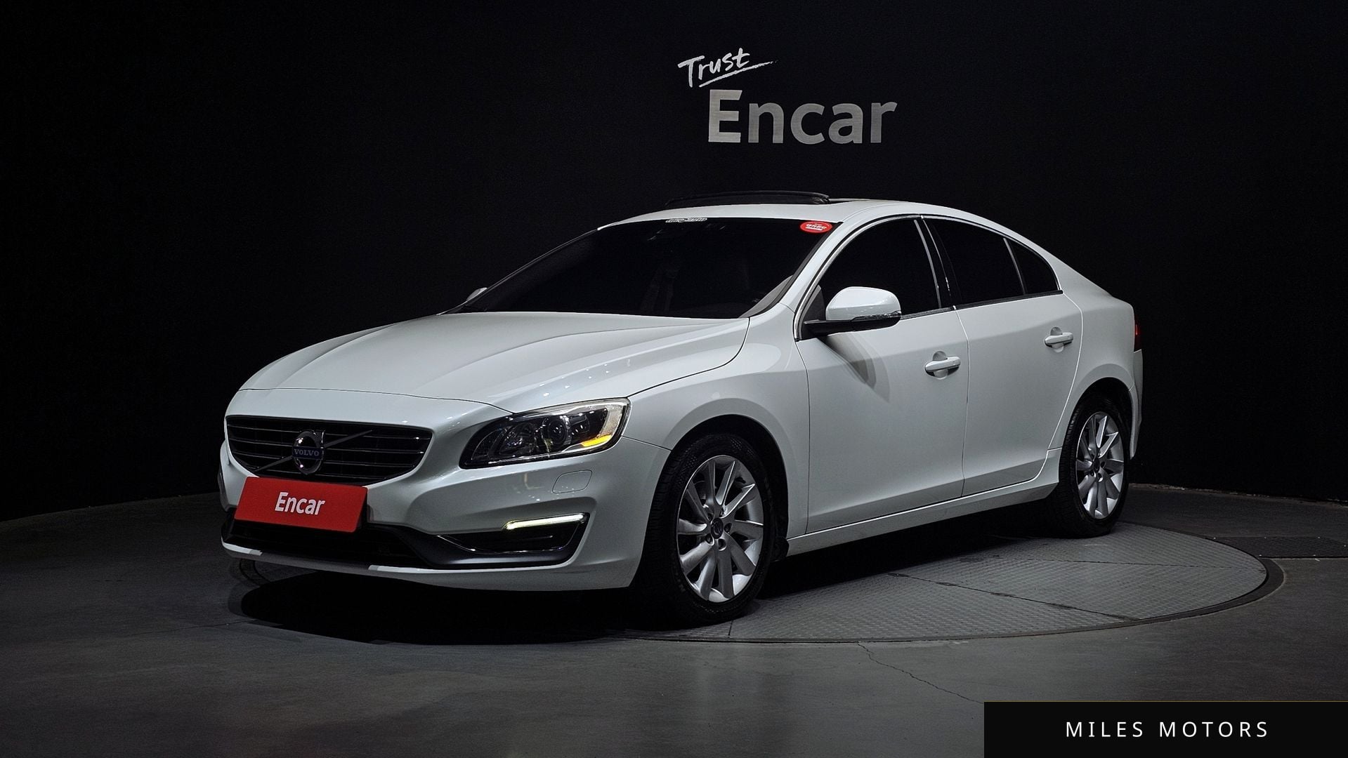 Volvo S60 2015 — фото 1 из 12