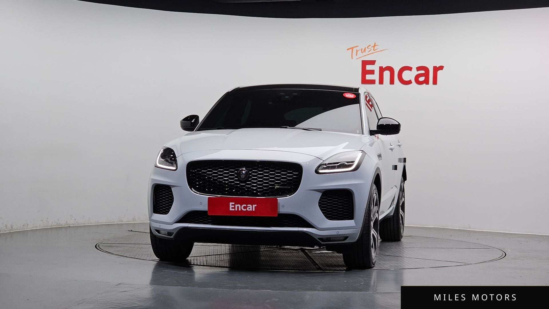 Jaguar E-PACE 2018 — миниатюра 3