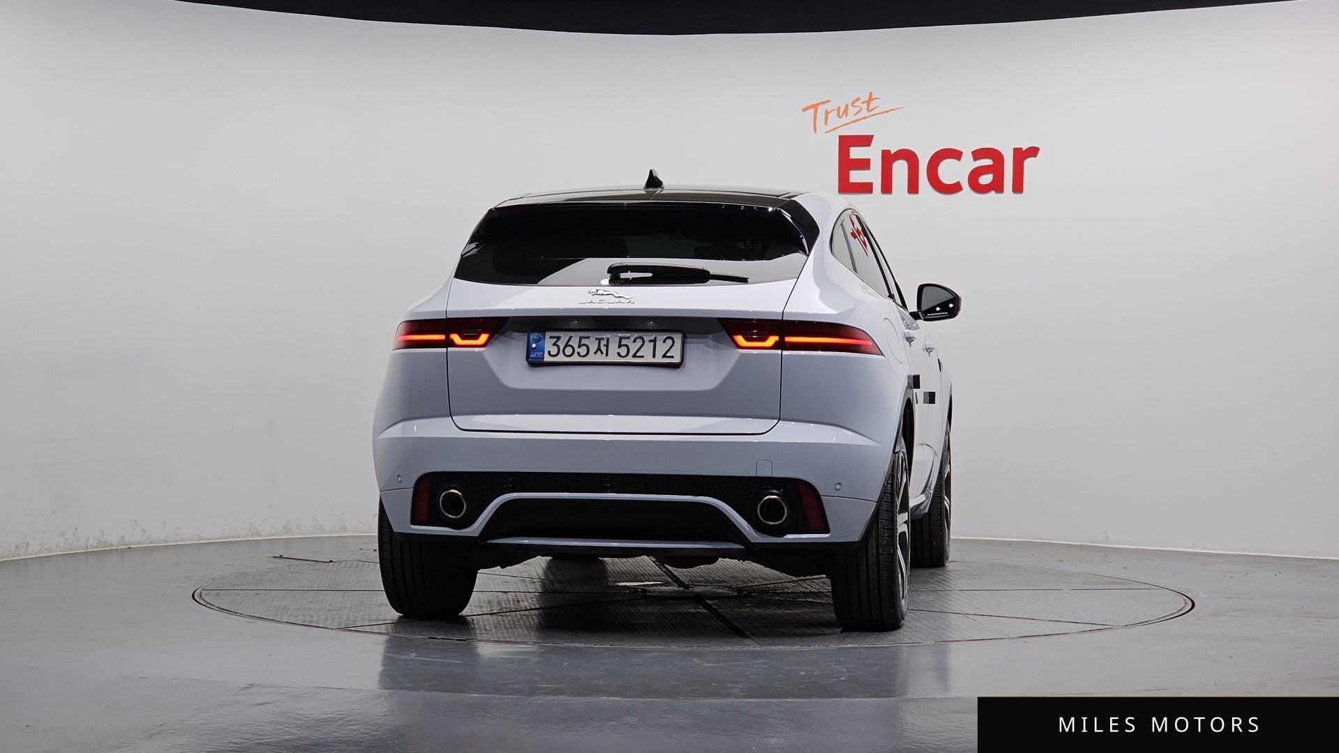 Jaguar E-PACE 2018 — миниатюра 4