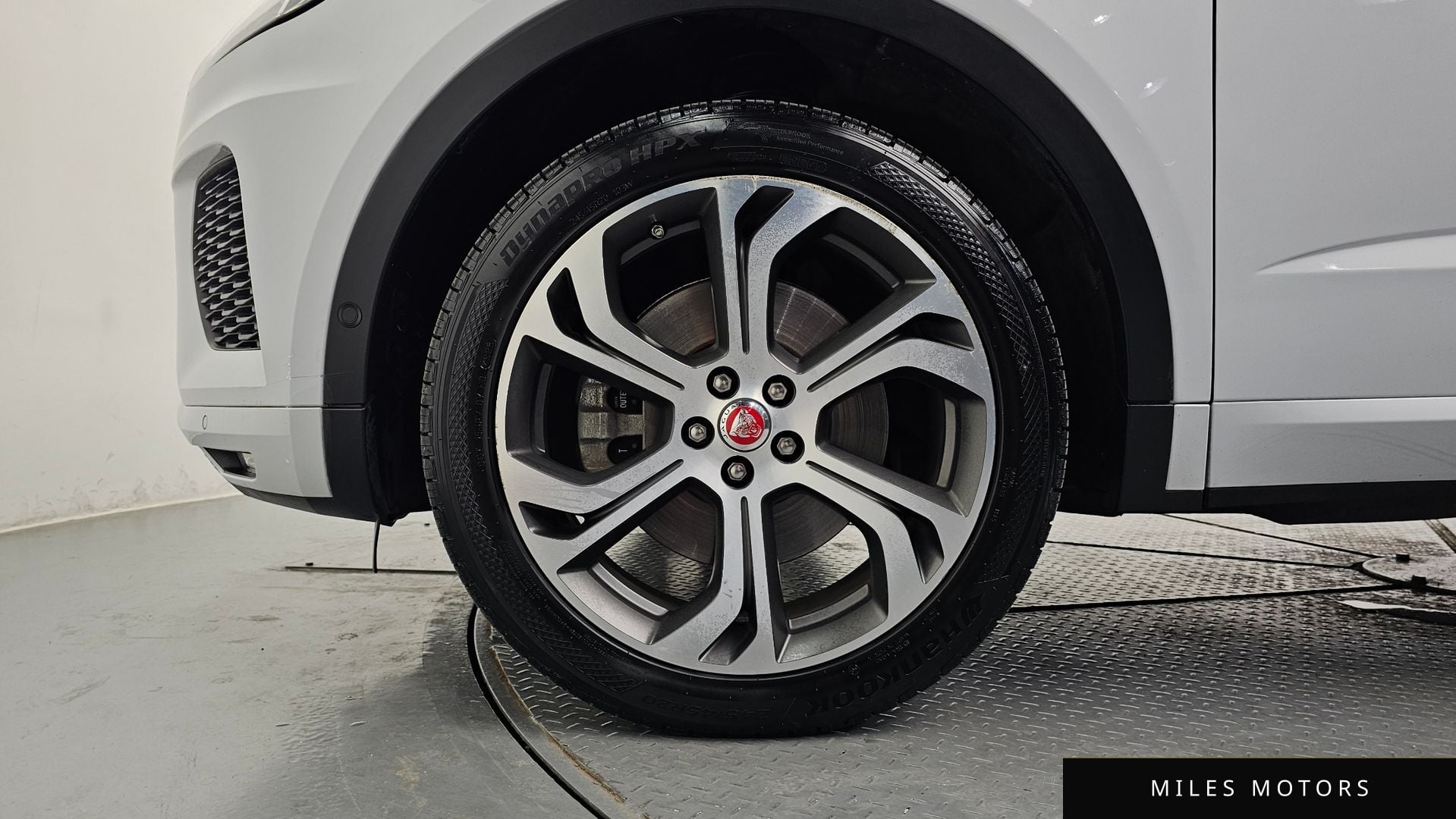 Jaguar E-PACE 2018 — миниатюра 5