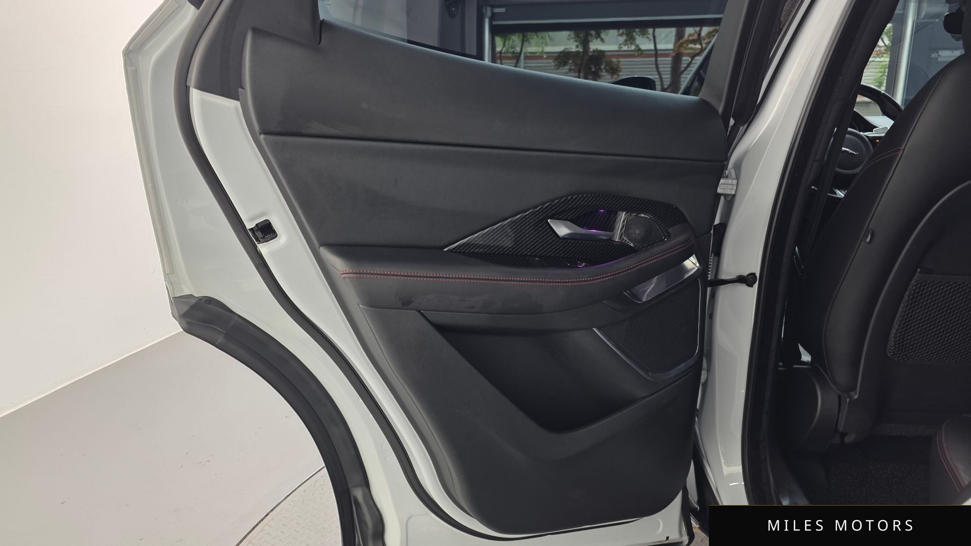 Jaguar E-PACE 2018 — миниатюра 15