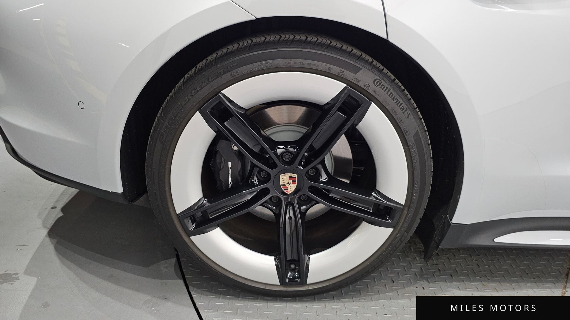 Porsche Taycan 2025 — миниатюра 5