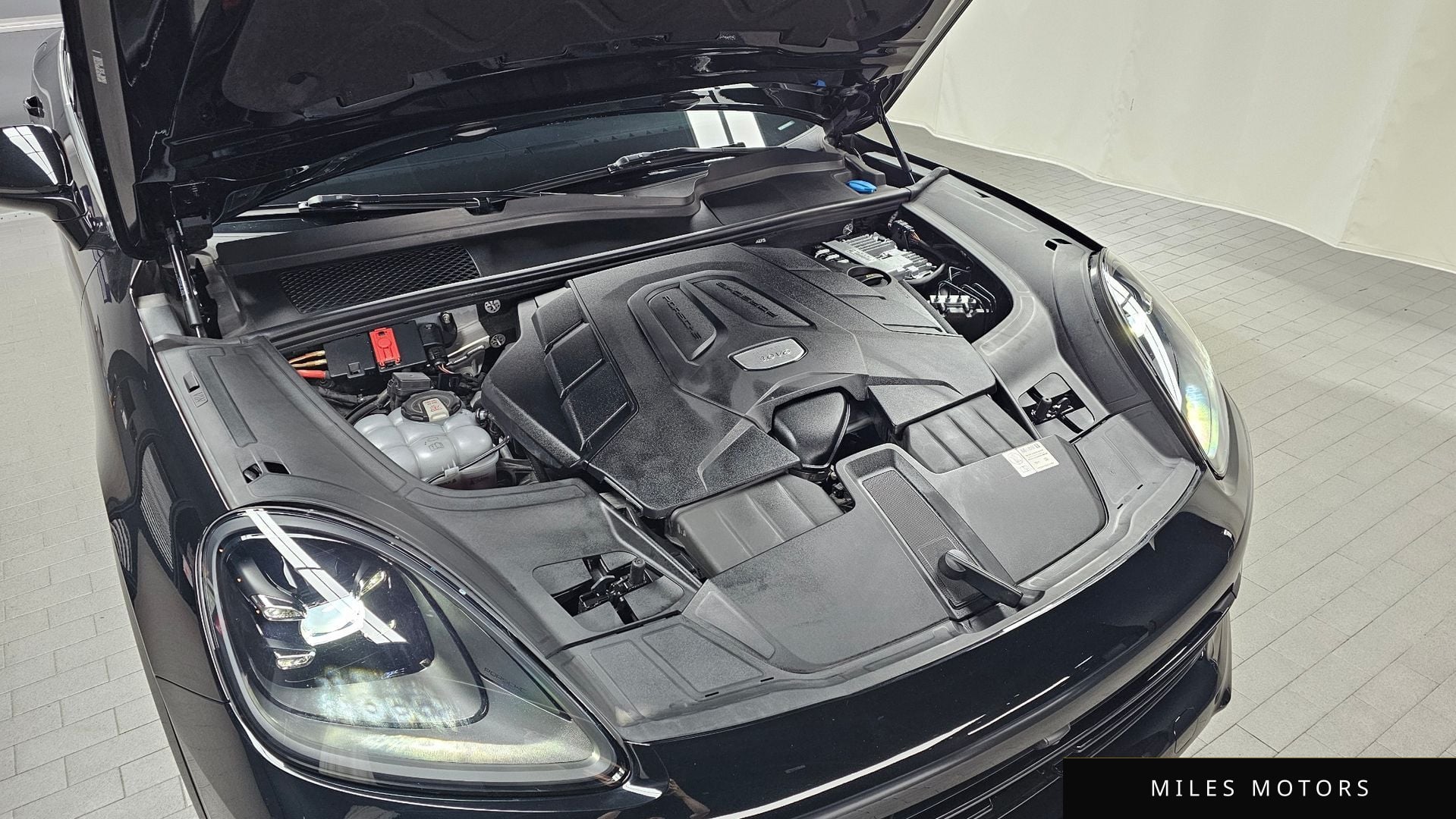 Porsche Cayenne 2023 — миниатюра 6
