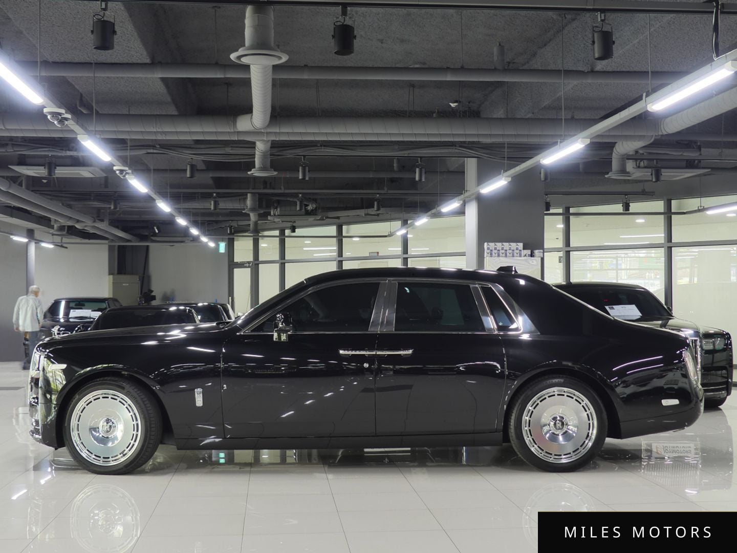 Rolls-Royce Phantom 2021 — миниатюра 2