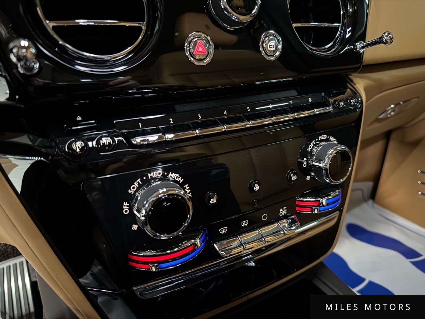 Rolls-Royce Phantom 2021 — миниатюра 11