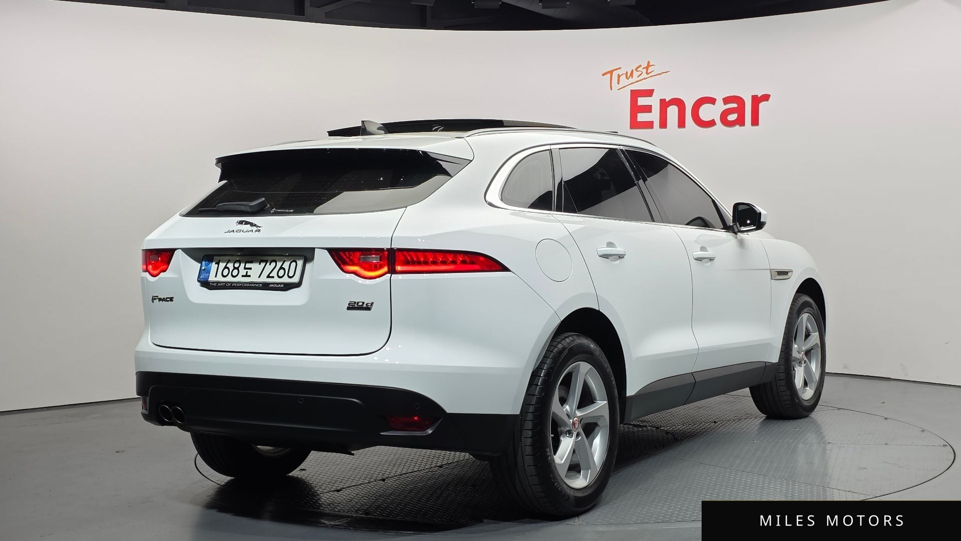Jaguar F-PACE 2020 — миниатюра 2