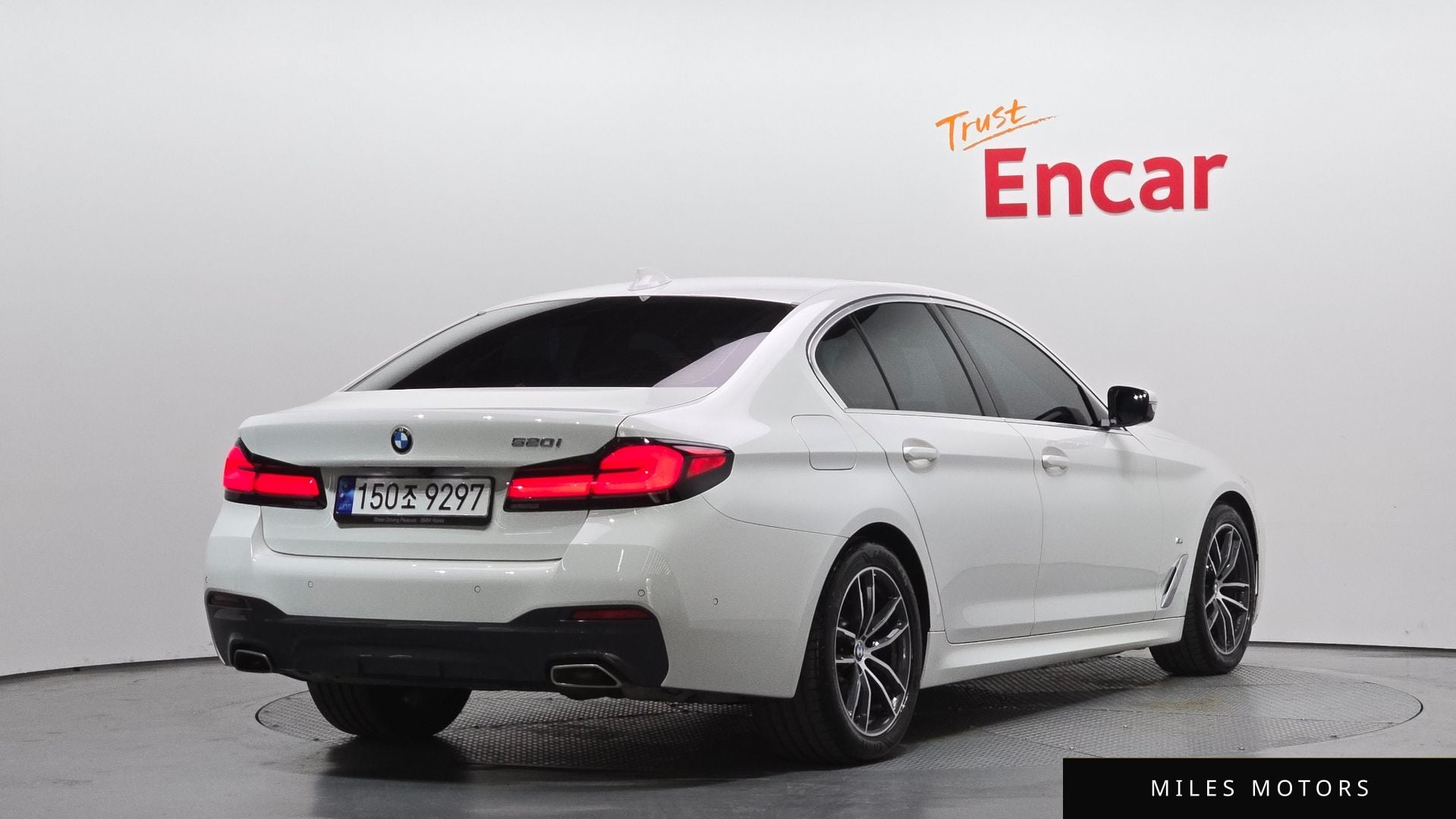 BMW 5 Series (G30) 2023 — миниатюра 2