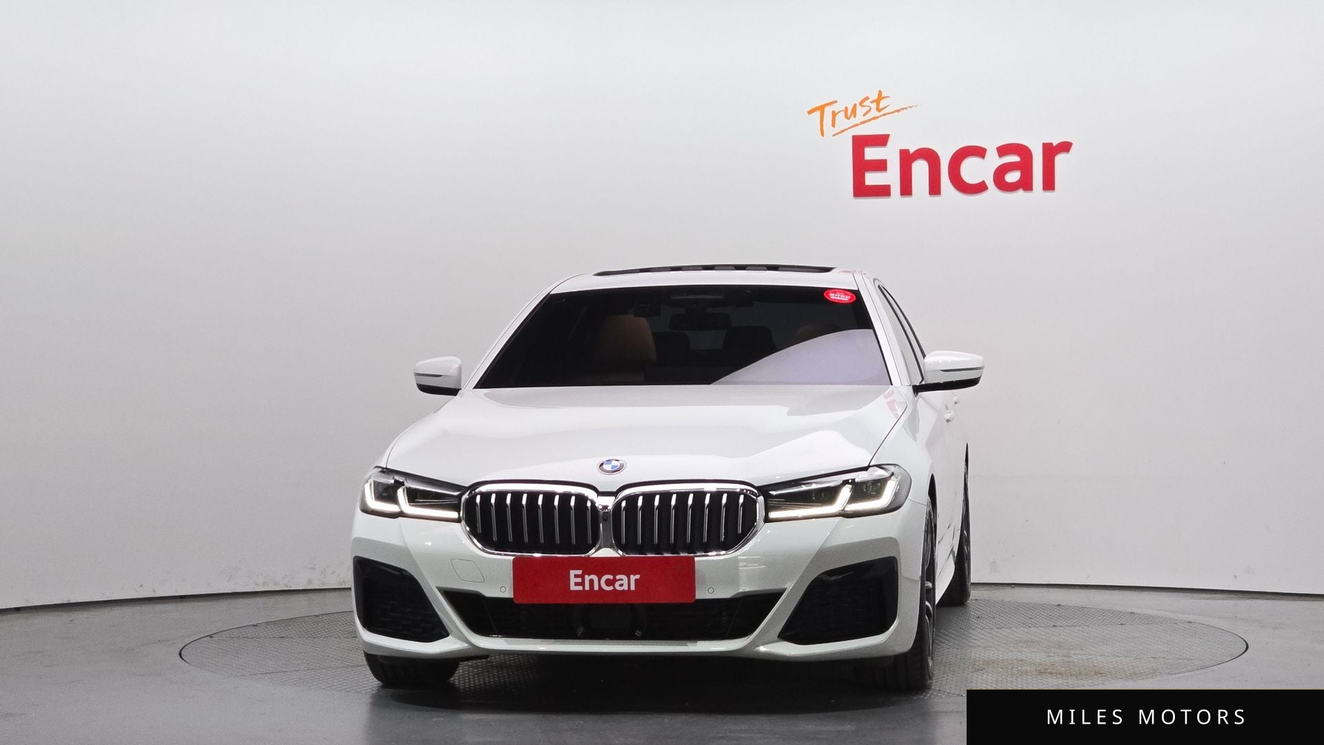 BMW 5 Series (G30) 2023 — миниатюра 3