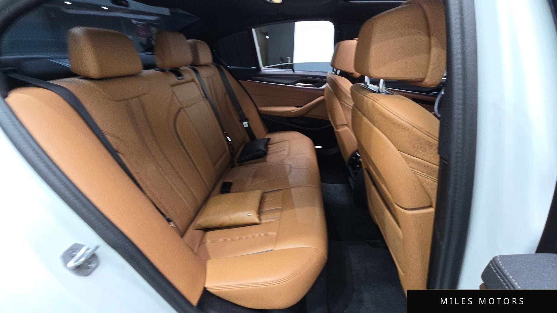 BMW 5 Series (G30) 2023 — миниатюра 17