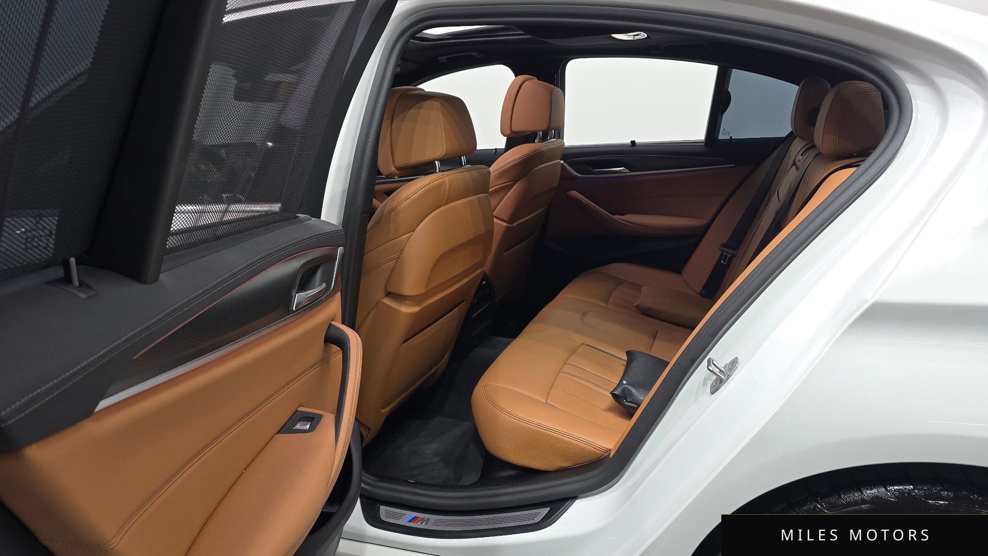 BMW 5 Series (G30) 2023 — миниатюра 18