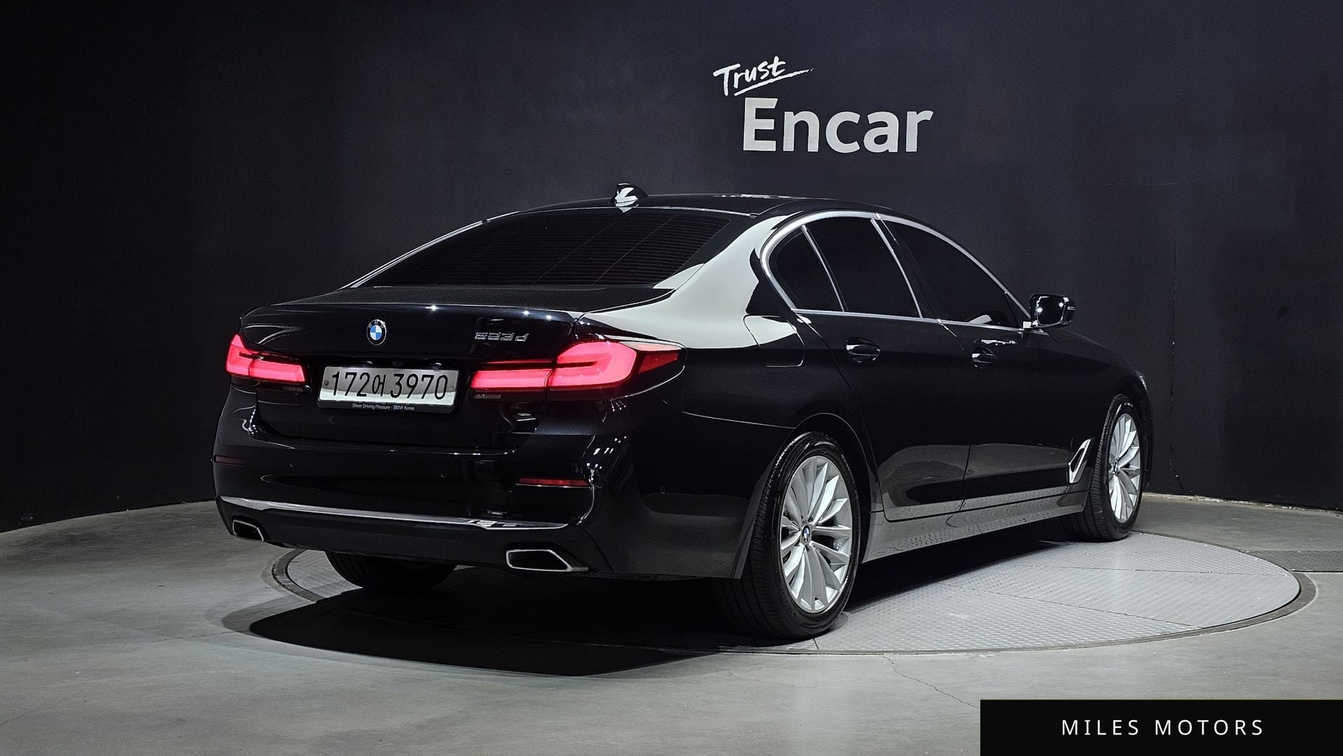 BMW 5 Series (G30) 2021 — миниатюра 2