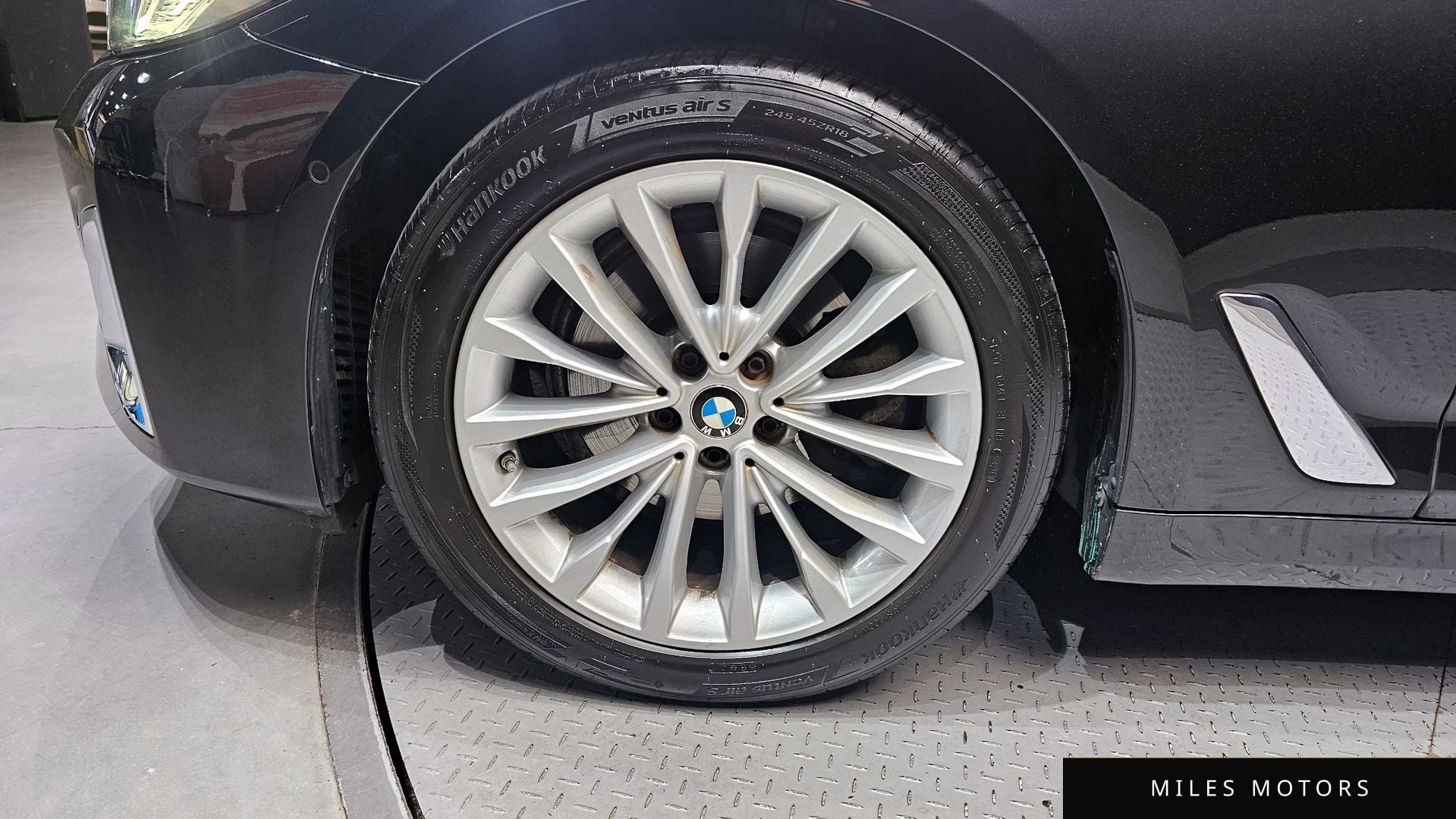 BMW 5 Series (G30) 2021 — миниатюра 5