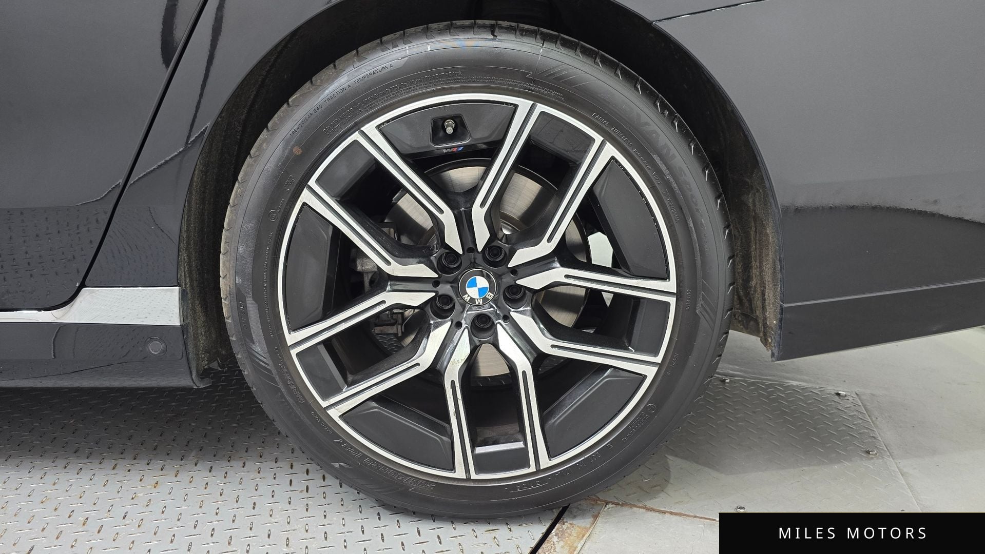 BMW 7 Series (G70) 2025 — миниатюра 7