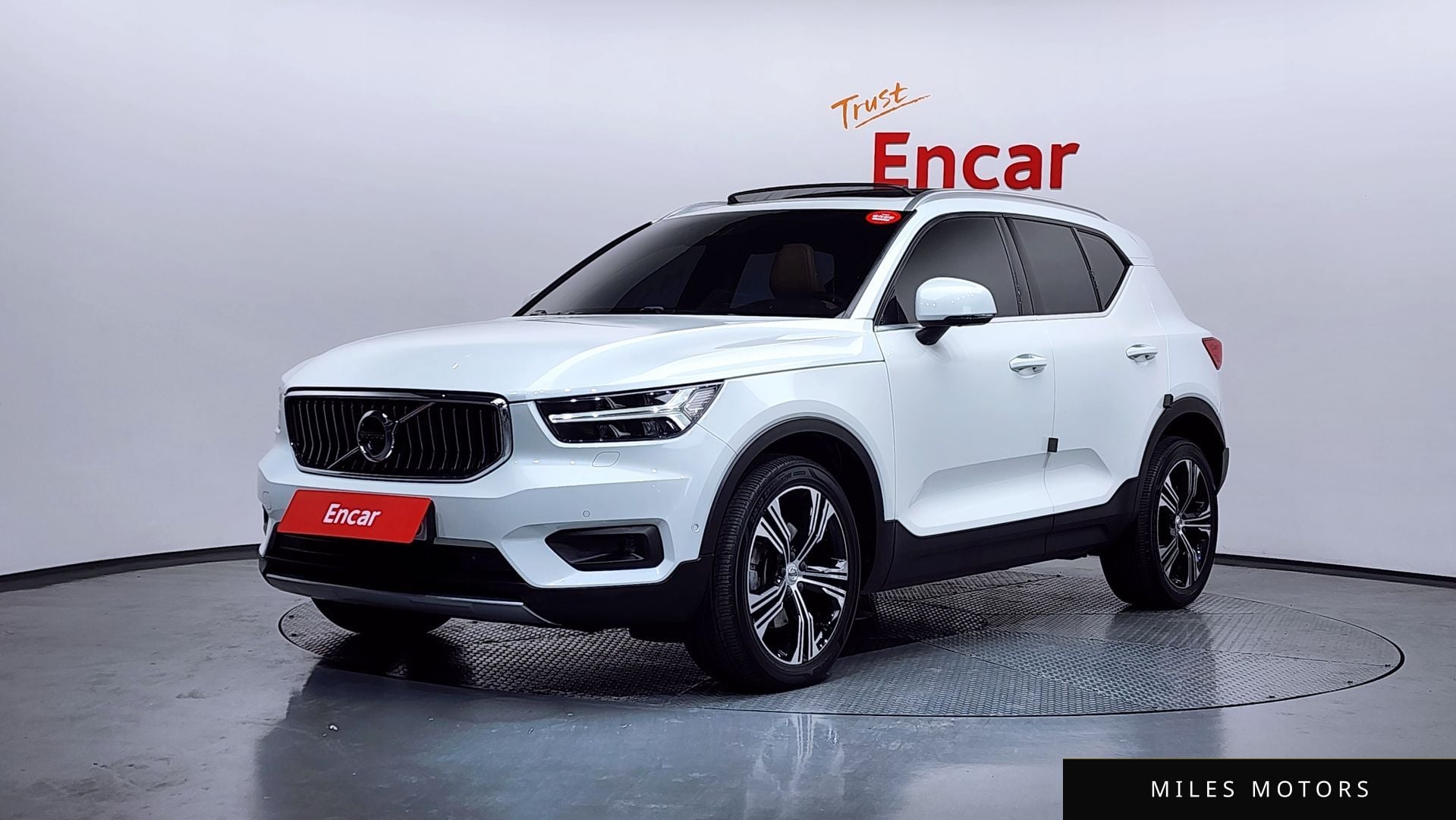 Volvo XC40 2021 — фото 1 из 12