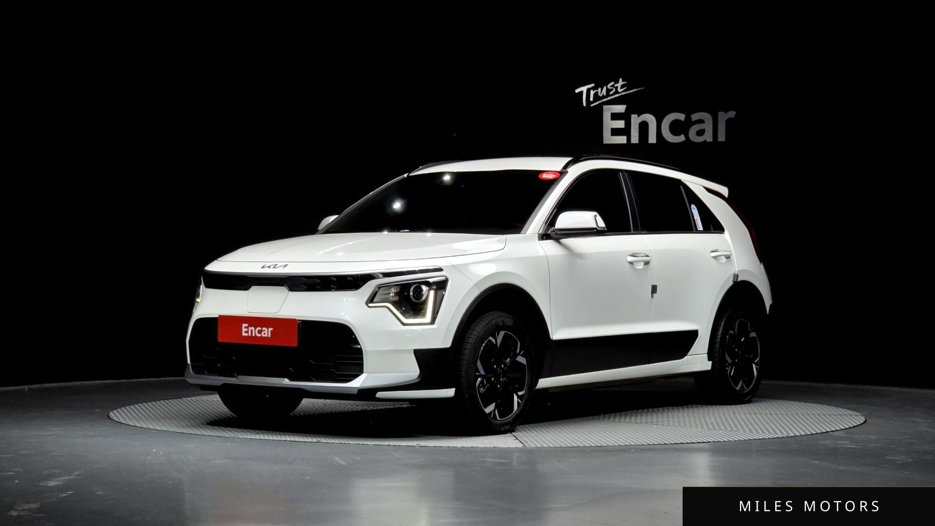 Kia Niro 2024 — фото 1 из 12