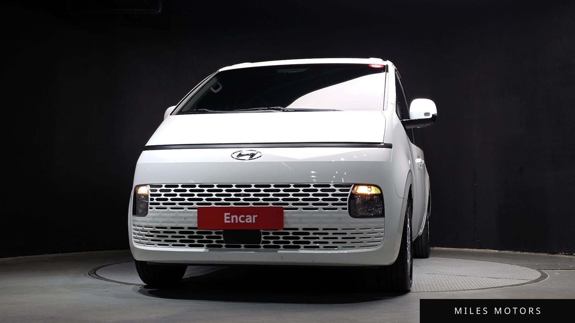Hyundai Staria 2022 — миниатюра 3