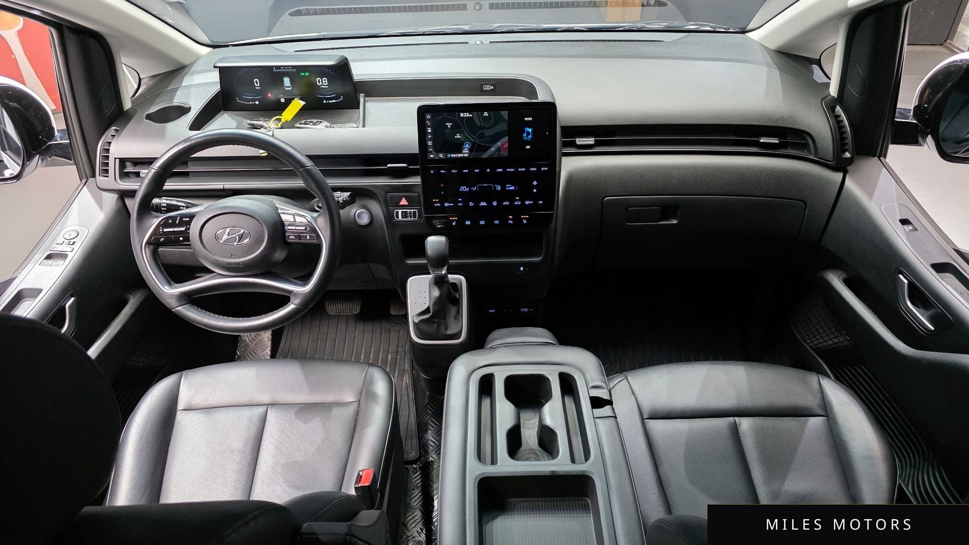 Hyundai Staria 2022 — миниатюра 10