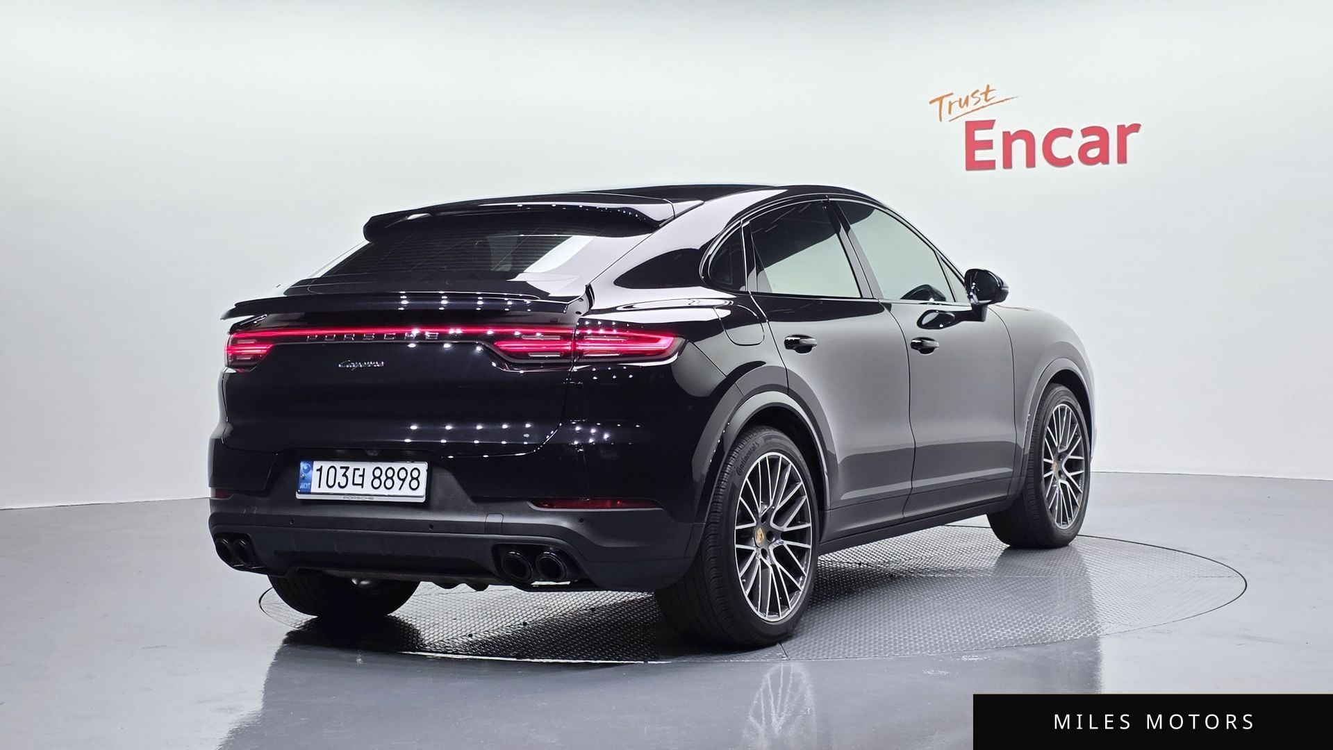 Porsche Cayenne 2022 — миниатюра 2