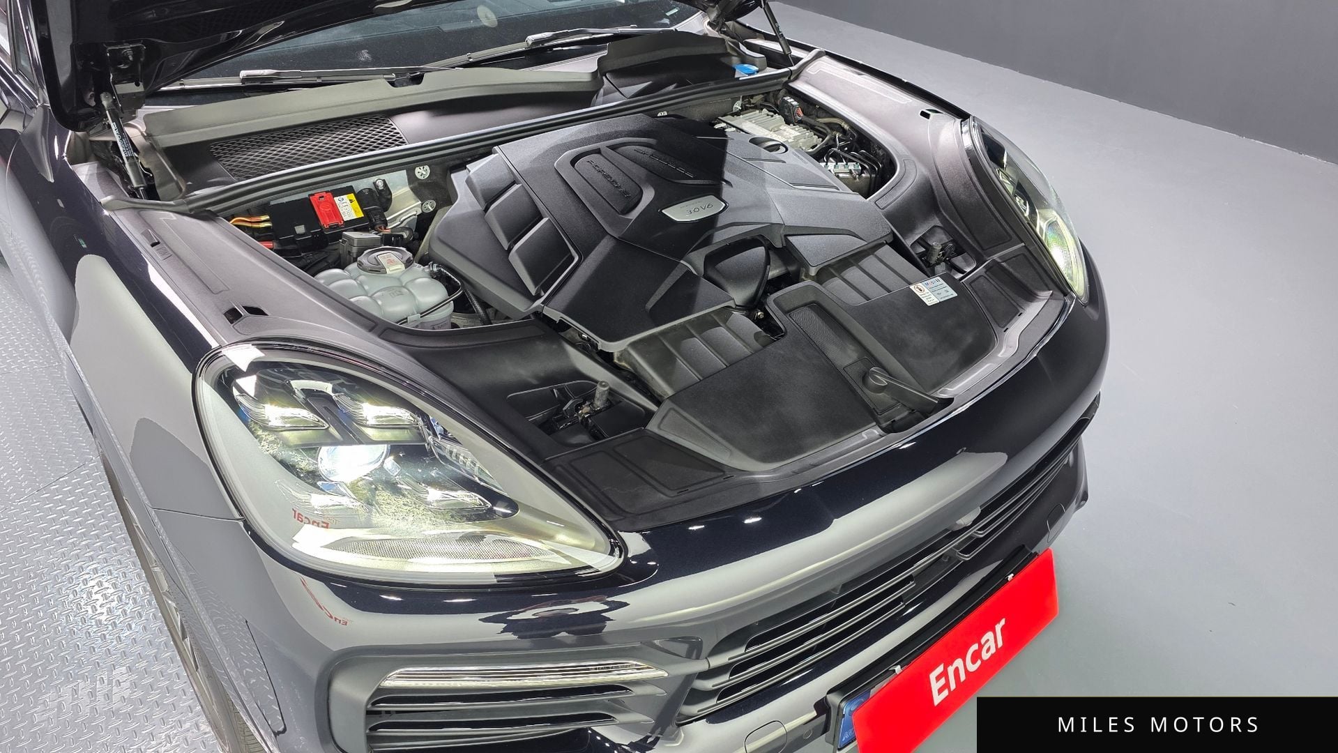Porsche Cayenne 2022 — миниатюра 6