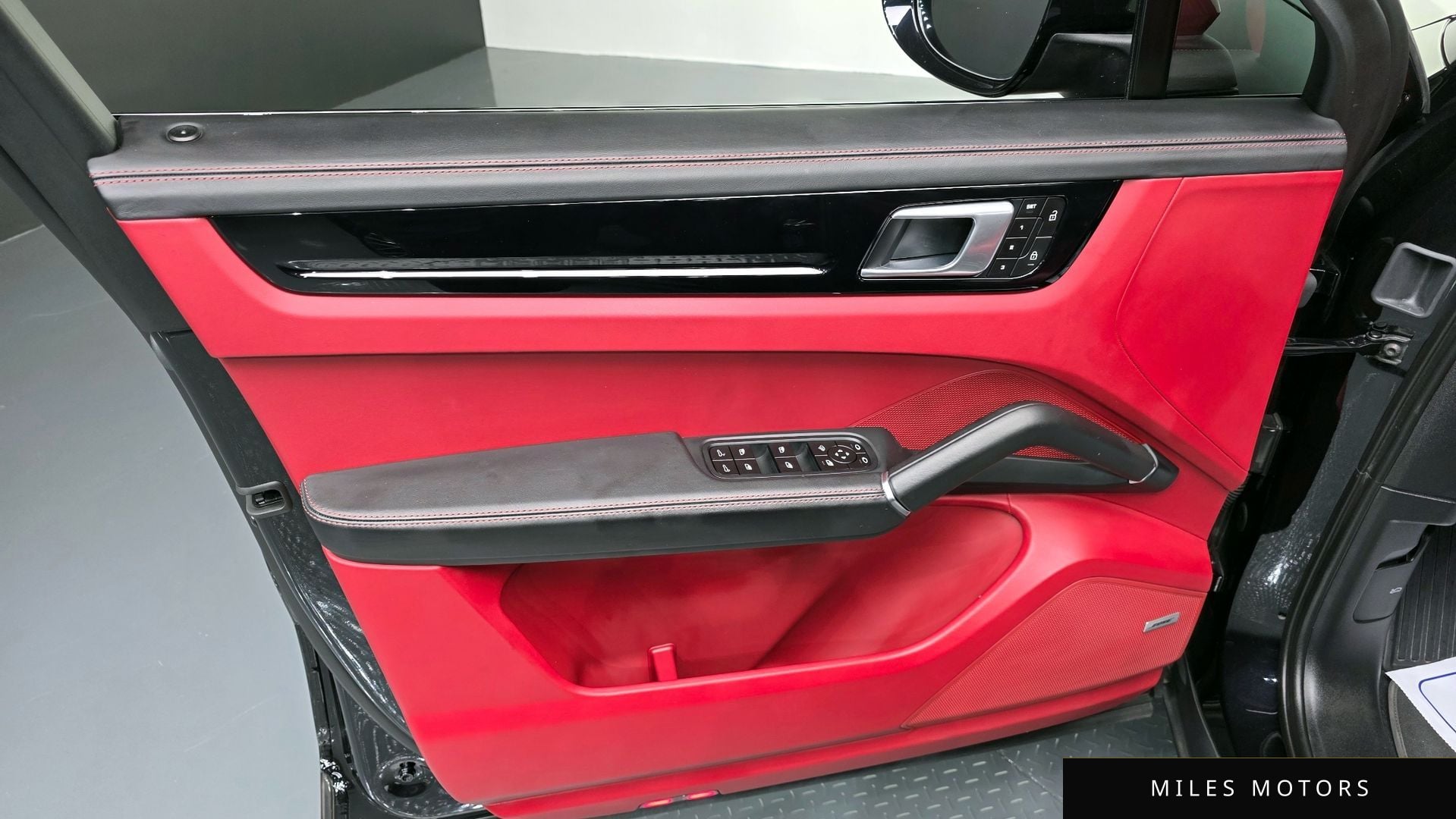 Porsche Cayenne 2022 — миниатюра 14