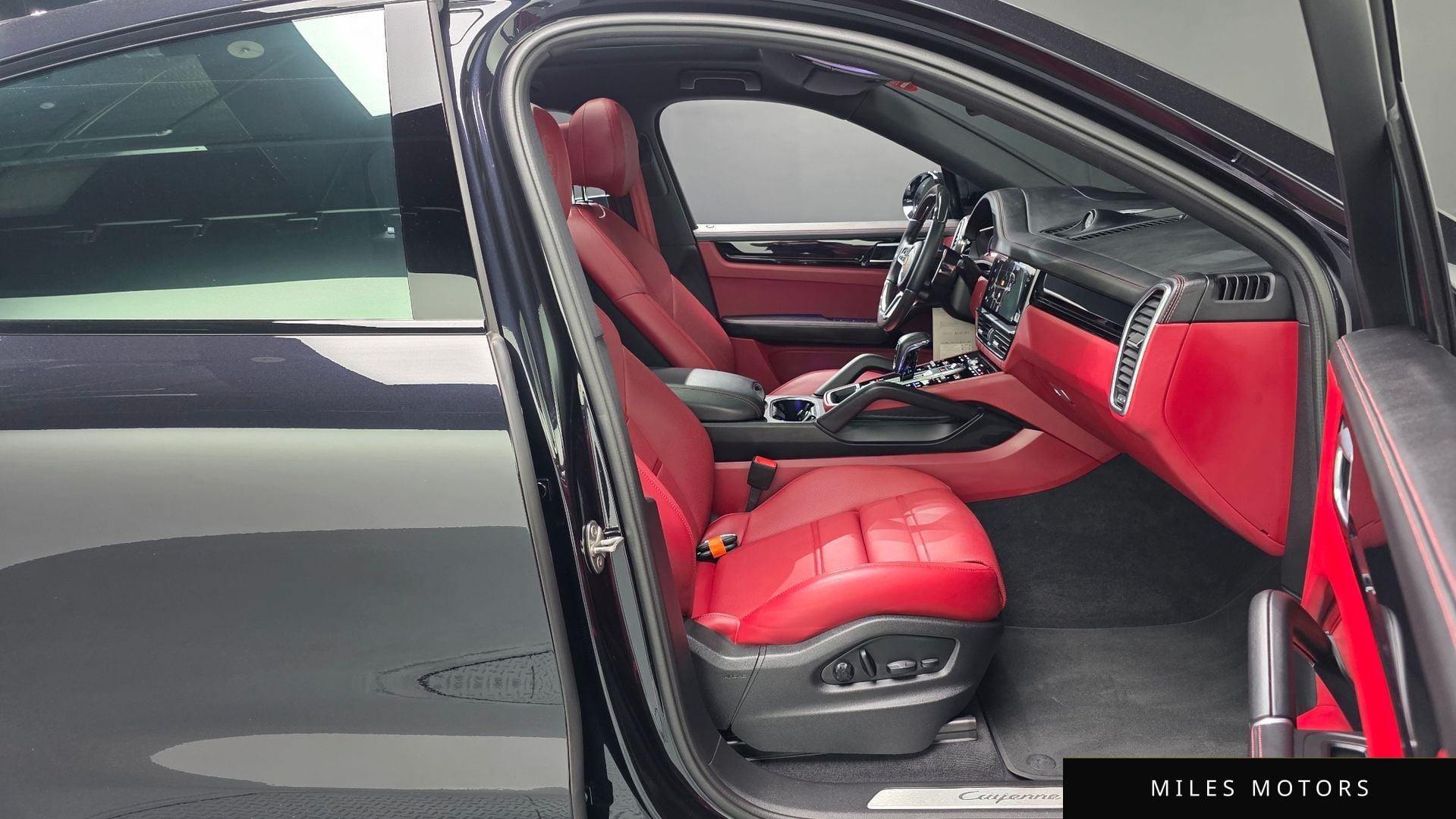 Porsche Cayenne 2022 — миниатюра 16