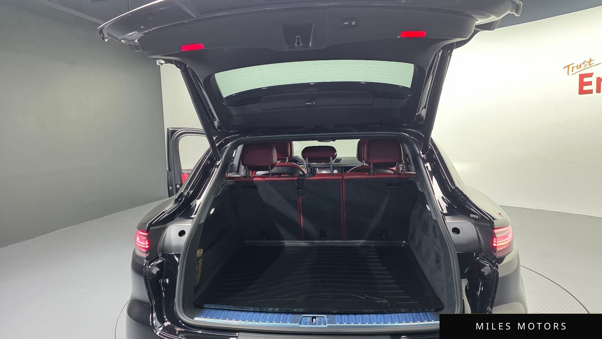 Porsche Cayenne 2022 — миниатюра 33