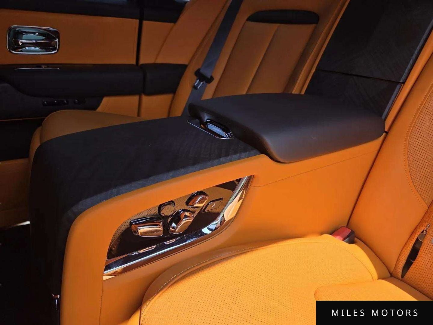 Rolls-Royce Cullinan 2022 — миниатюра 10