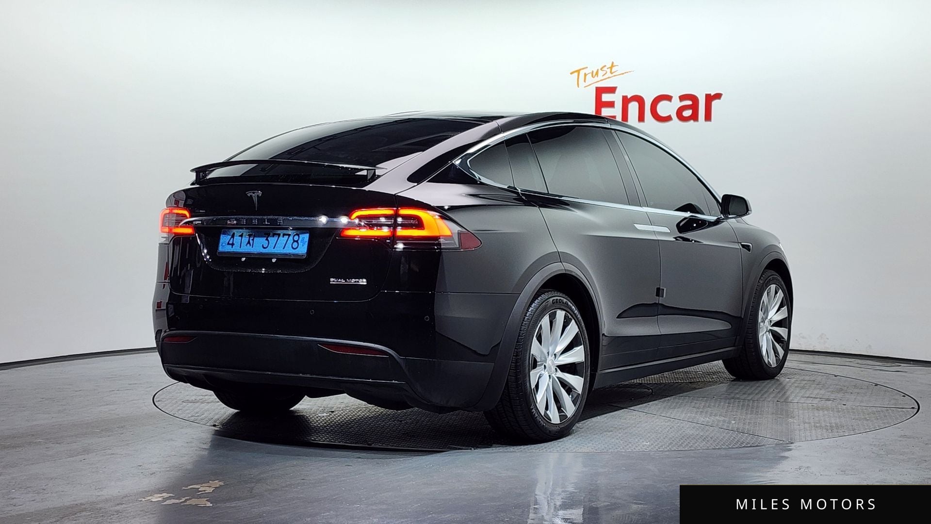 Tesla Model X 2019 — миниатюра 2