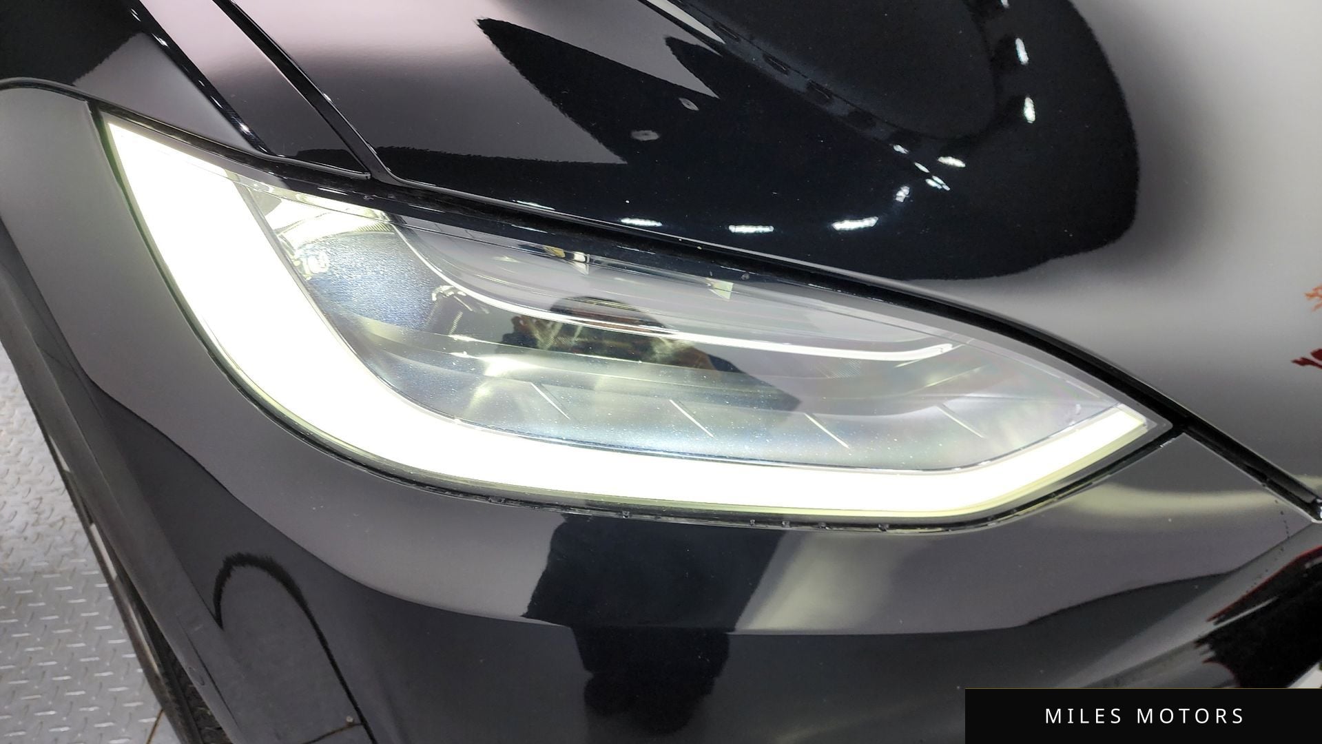 Tesla Model X 2019 — миниатюра 8