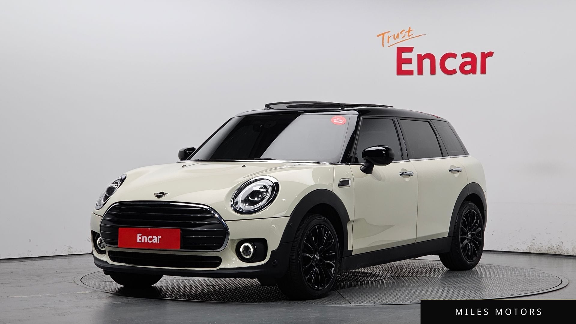 MINI Clubman 2020 — фото 1 из 12