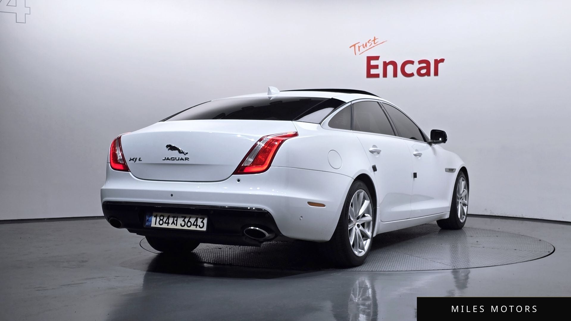Jaguar All New XJ 2016 — миниатюра 2