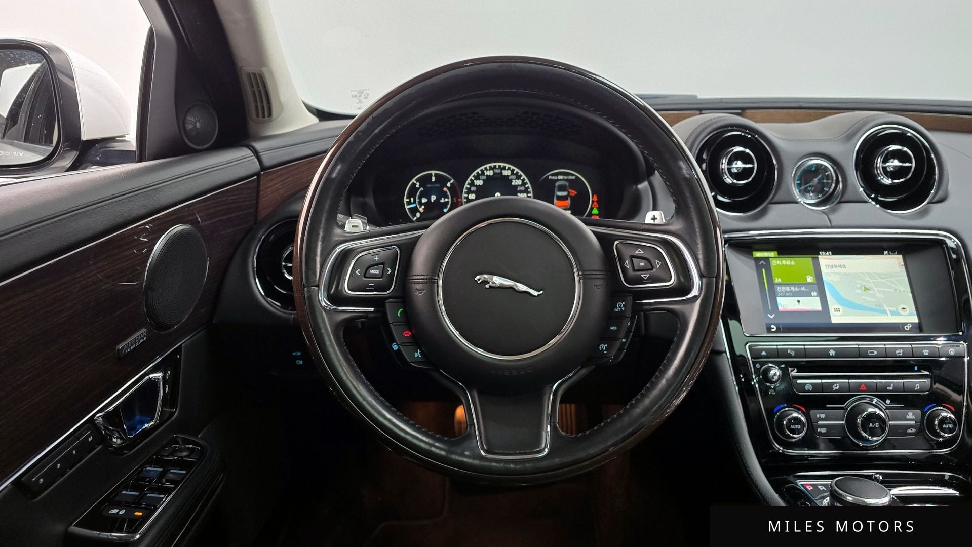 Jaguar All New XJ 2016 — миниатюра 12