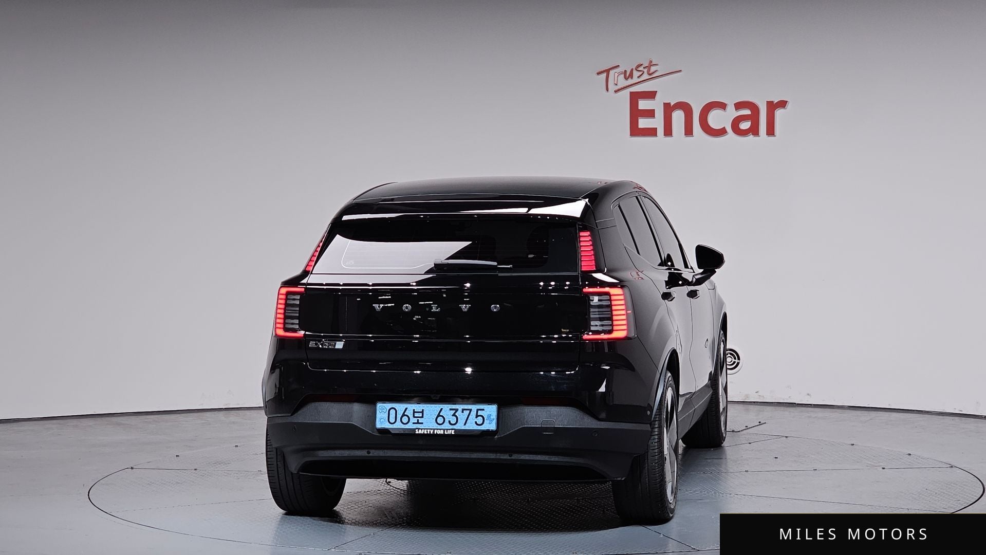 Volvo EX30 2025 — миниатюра 4