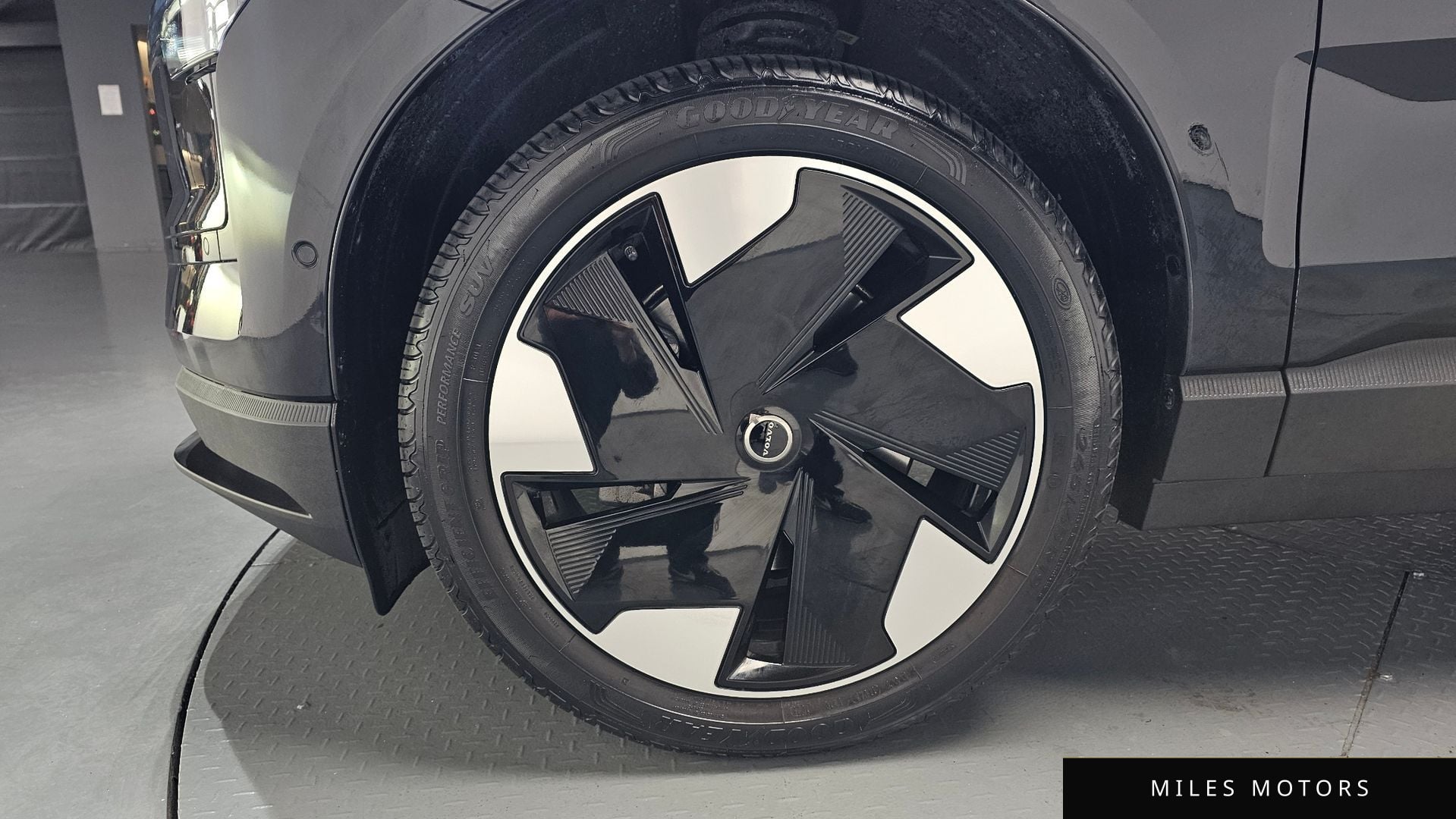 Volvo EX30 2025 — миниатюра 5
