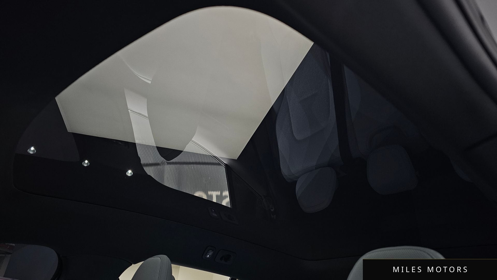 Volvo EX30 2025 — миниатюра 21