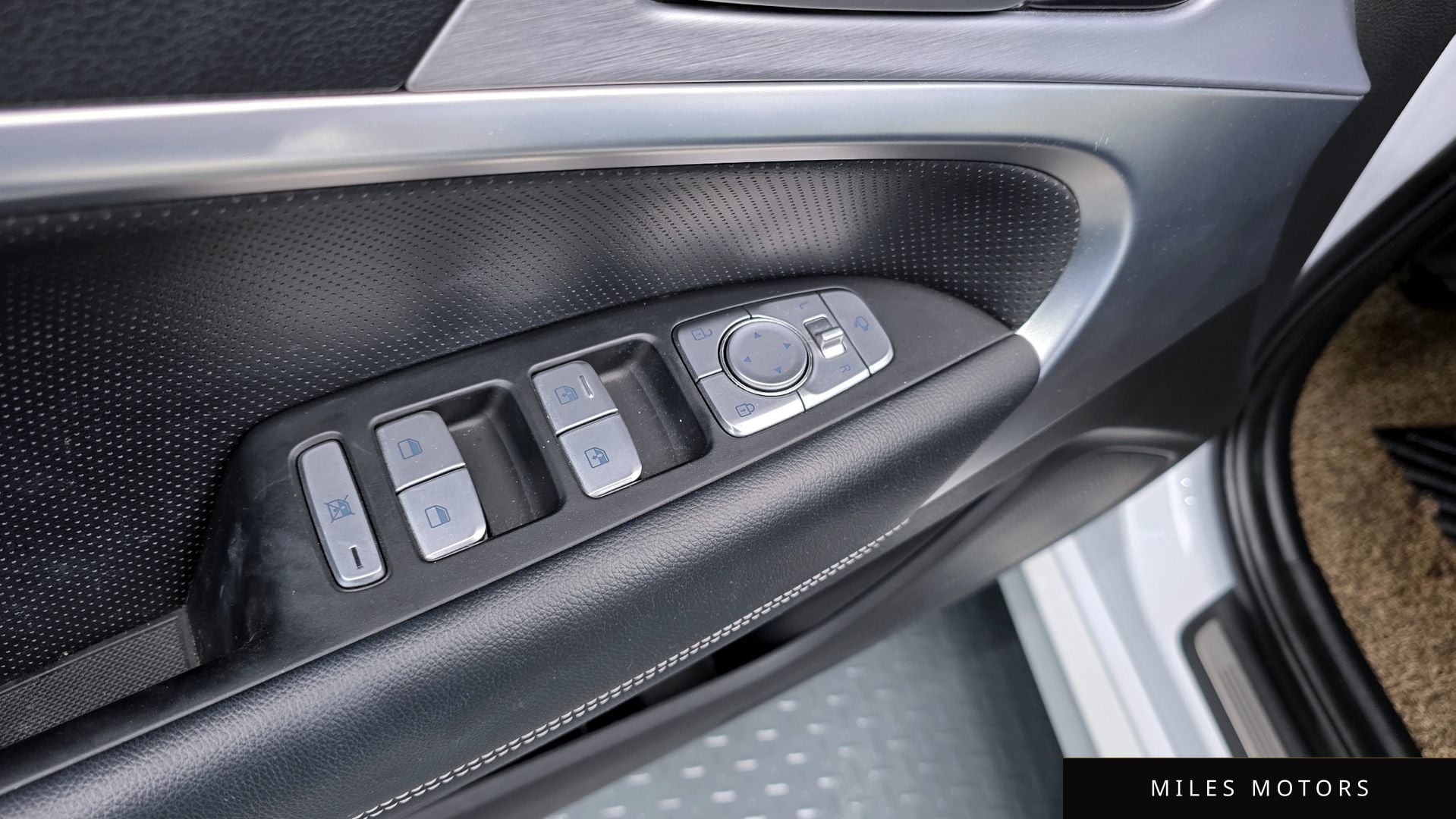 Genesis G70 2019 — миниатюра 27