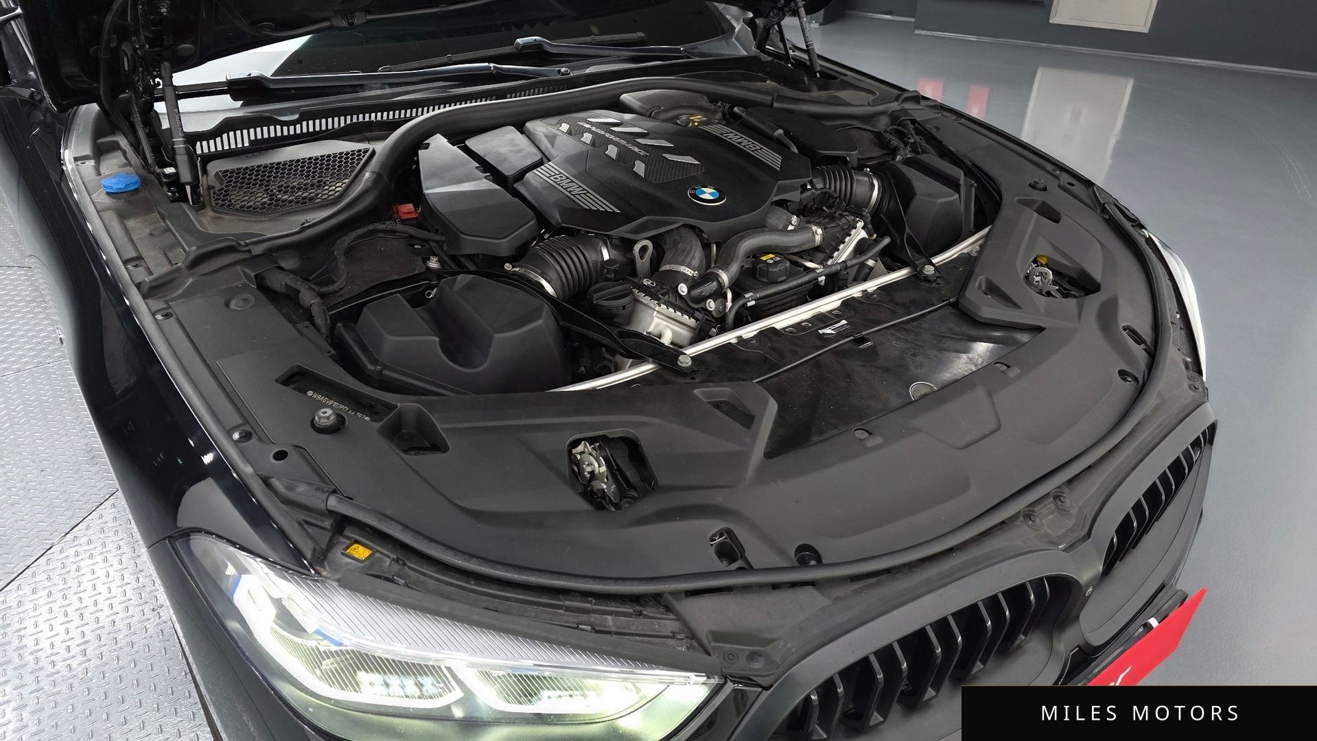 BMW 8시리즈 (G15) 2023 — миниатюра 6