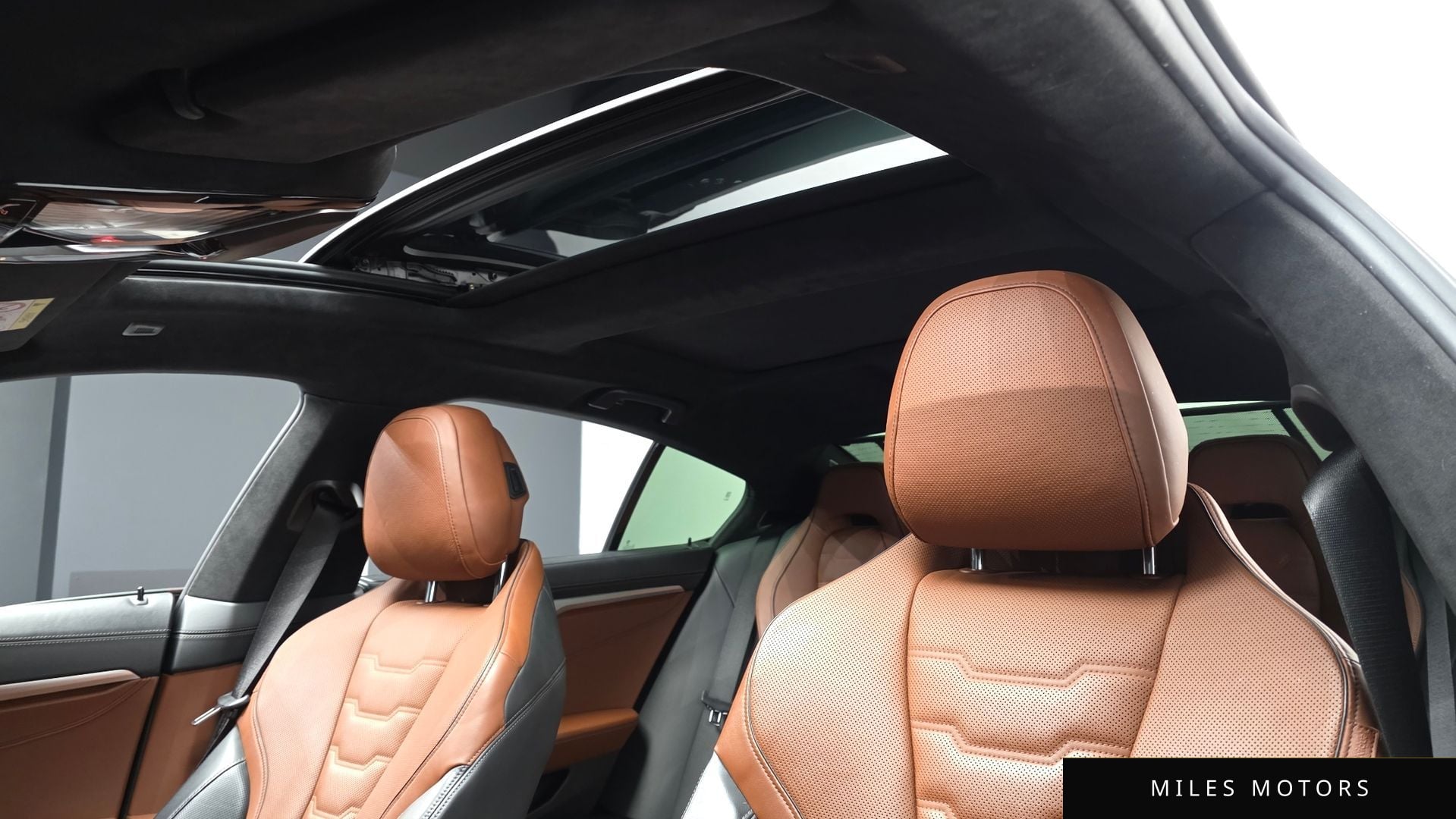 BMW 8시리즈 (G15) 2023 — миниатюра 24