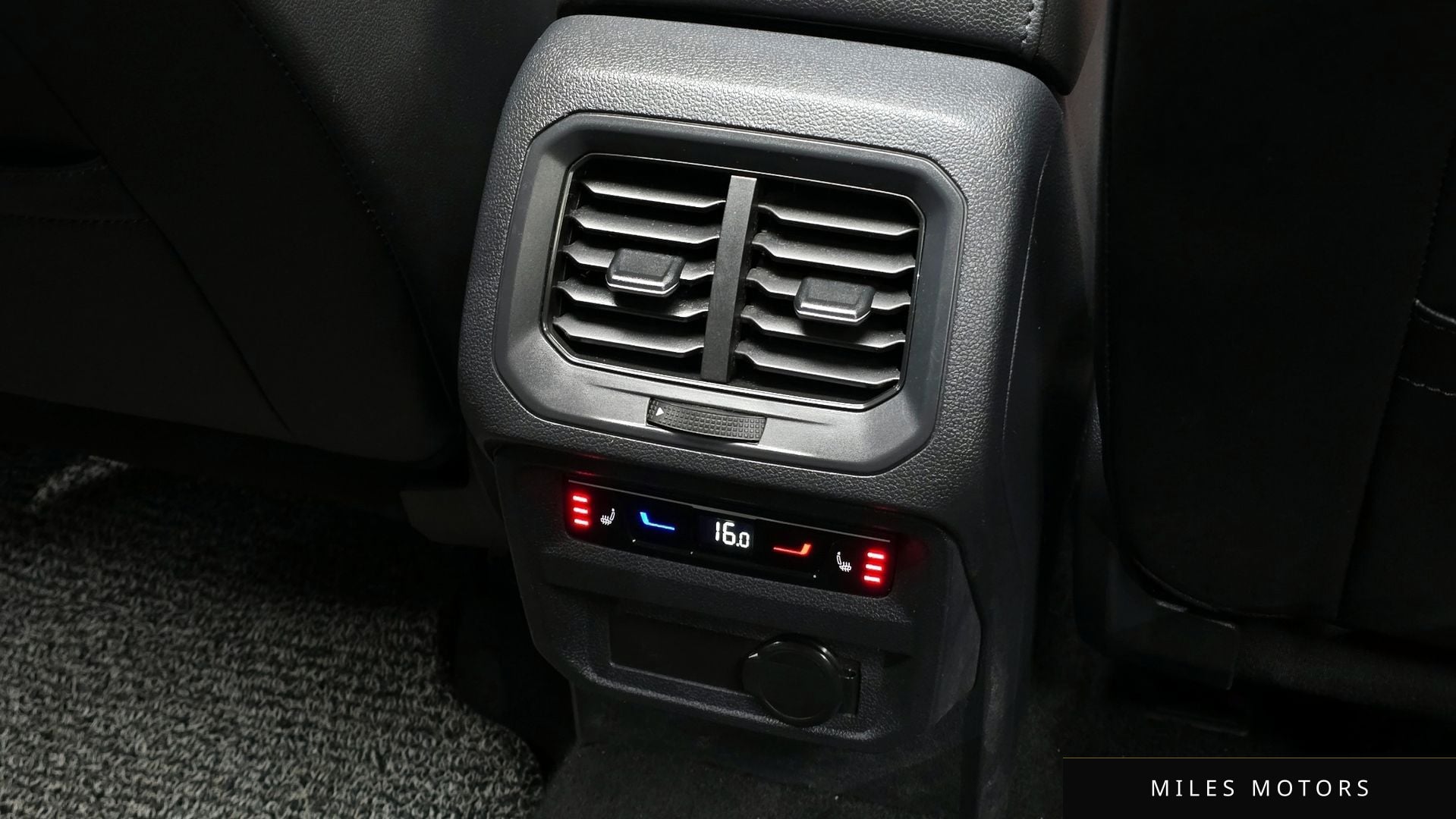 Volkswagen Tiguan 2023 — миниатюра 29