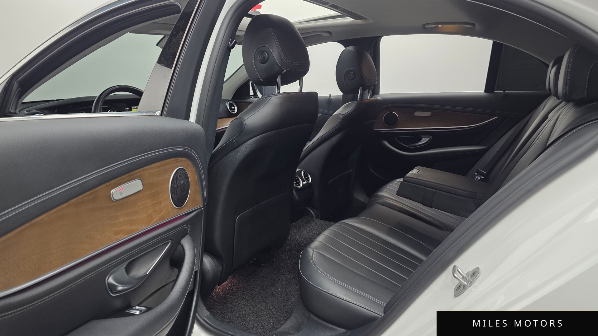 Mercedes-Benz E-Class W213 2020 — миниатюра 11