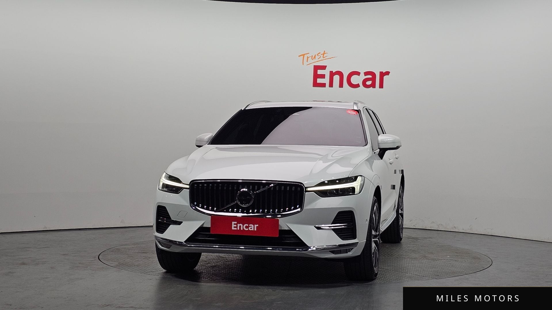 Volvo XC60 2023 — миниатюра 3