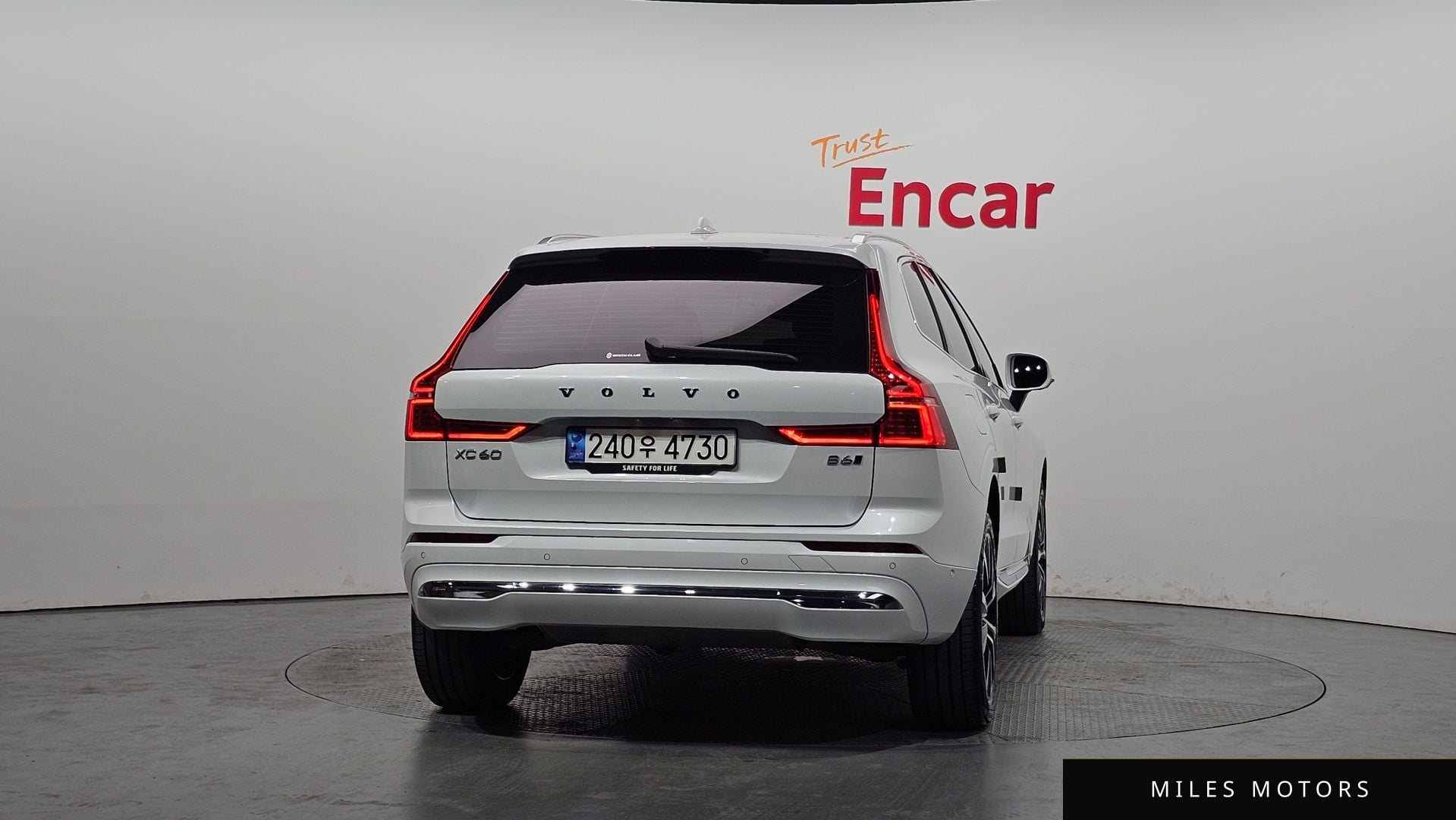 Volvo XC60 2023 — миниатюра 4