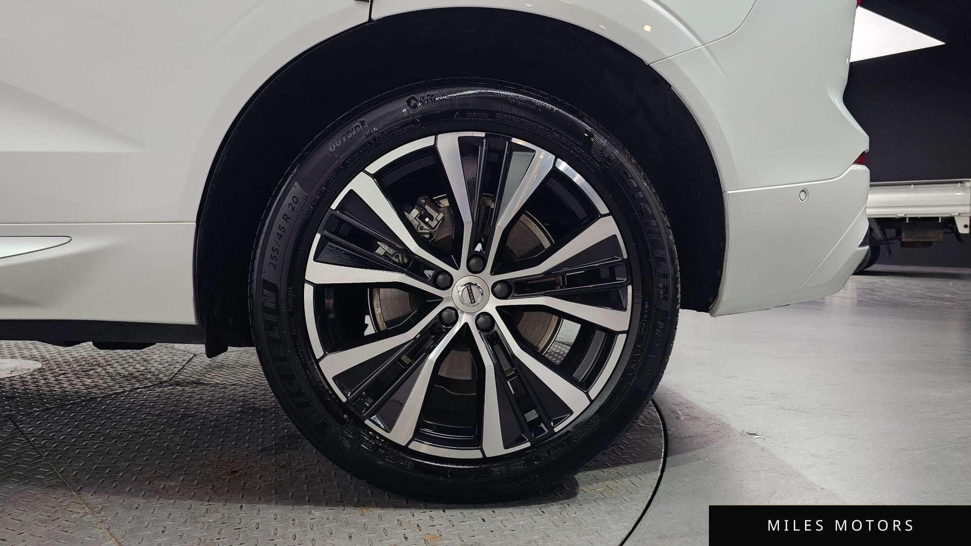 Volvo XC60 2023 — миниатюра 7
