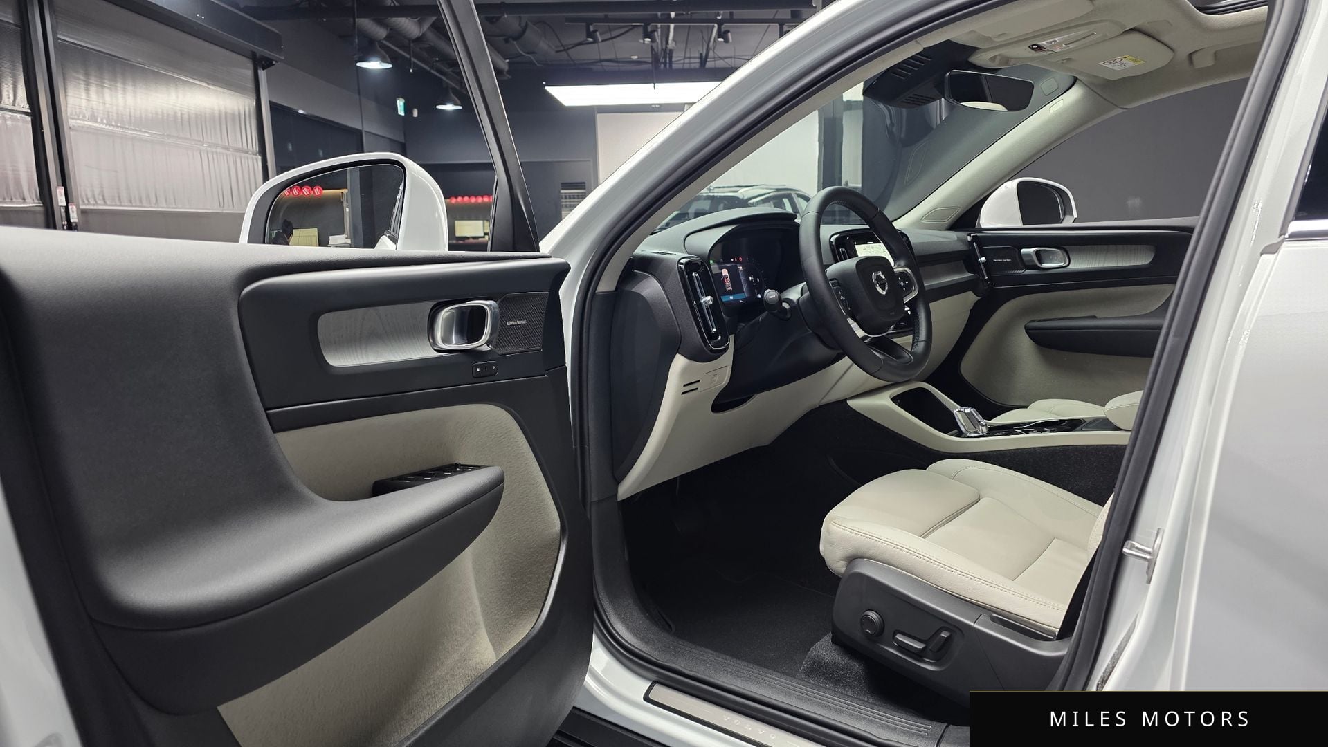 Volvo XC40 2025 — миниатюра 10