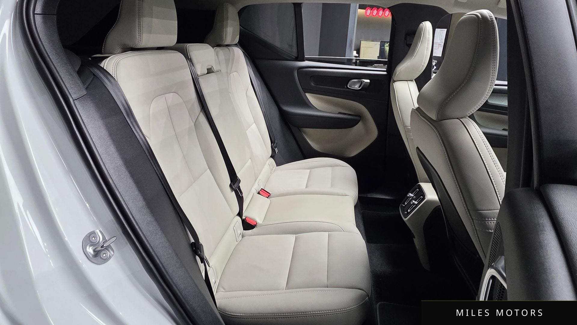 Volvo XC40 2025 — миниатюра 12