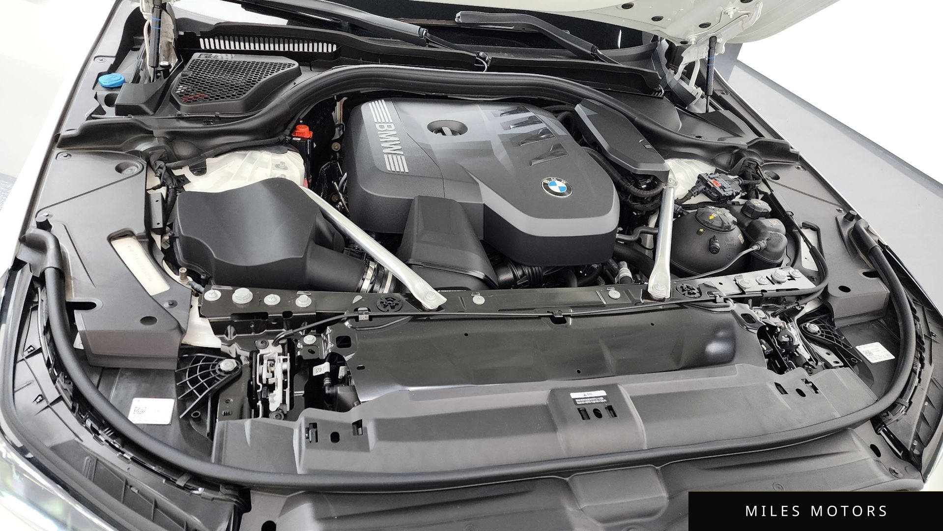 BMW 5 Series (G60) 2025 — миниатюра 6