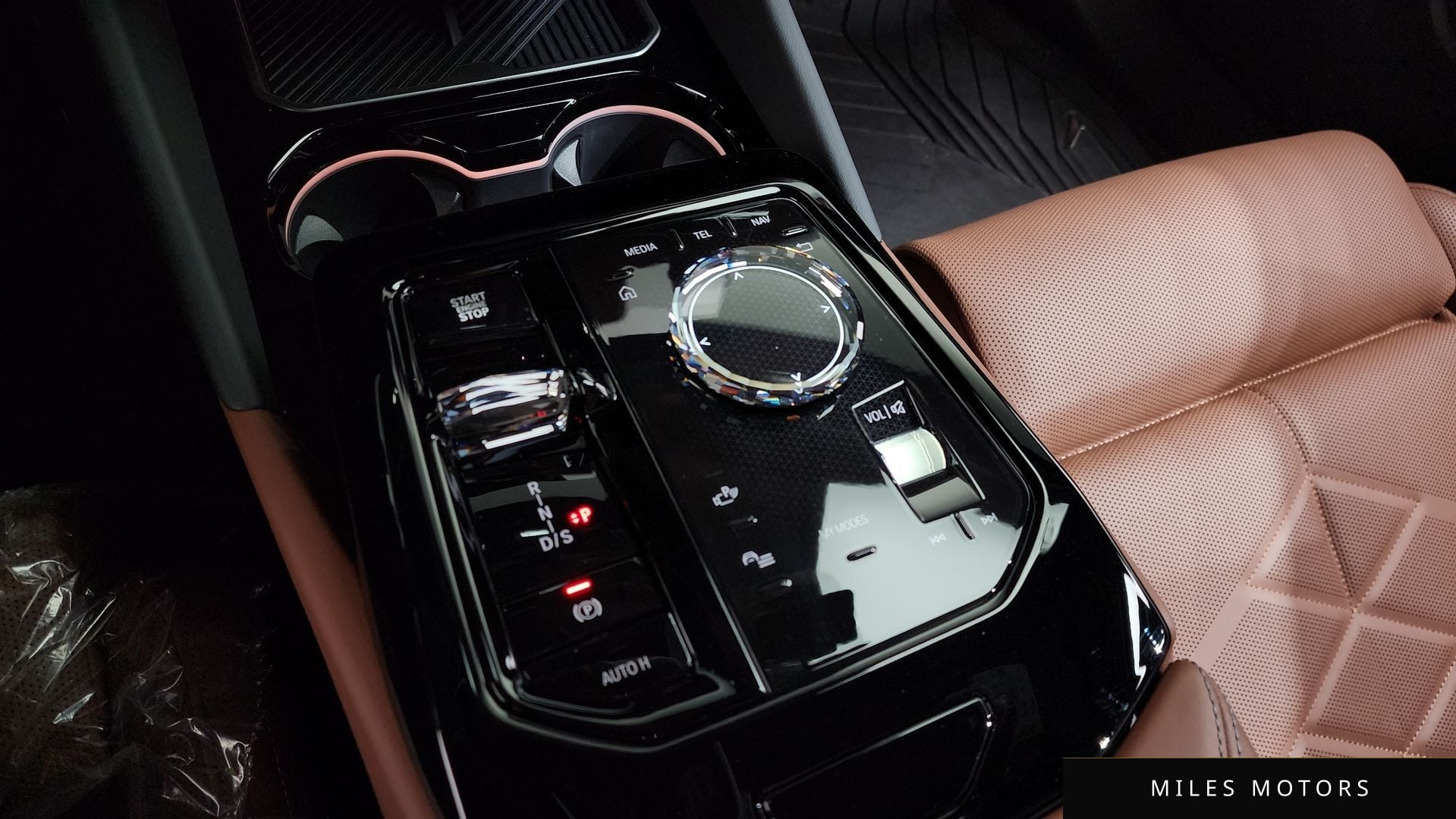 BMW 5 Series (G60) 2025 — миниатюра 12