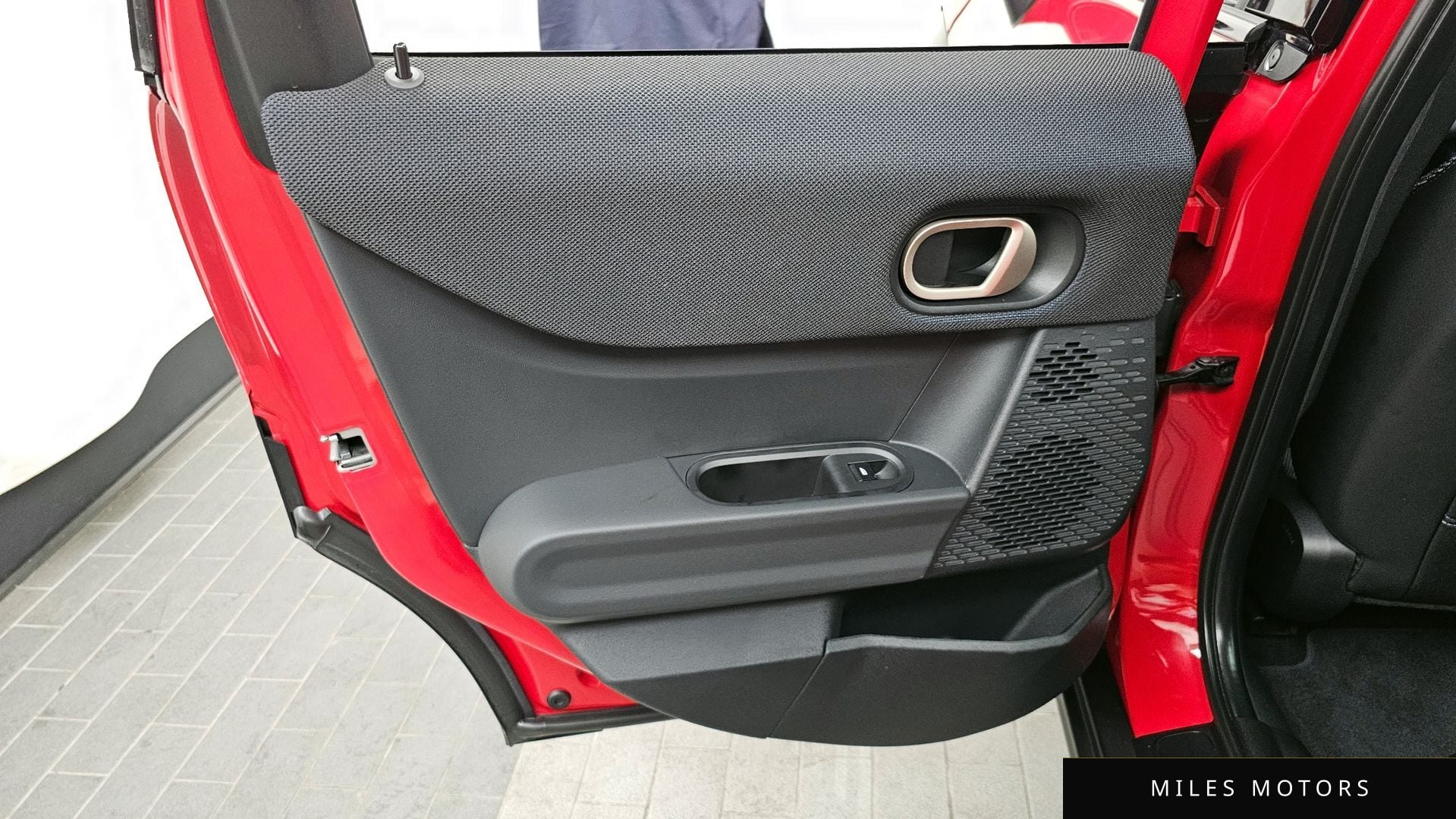 MINI 쿠퍼 C 2025 — миниатюра 15