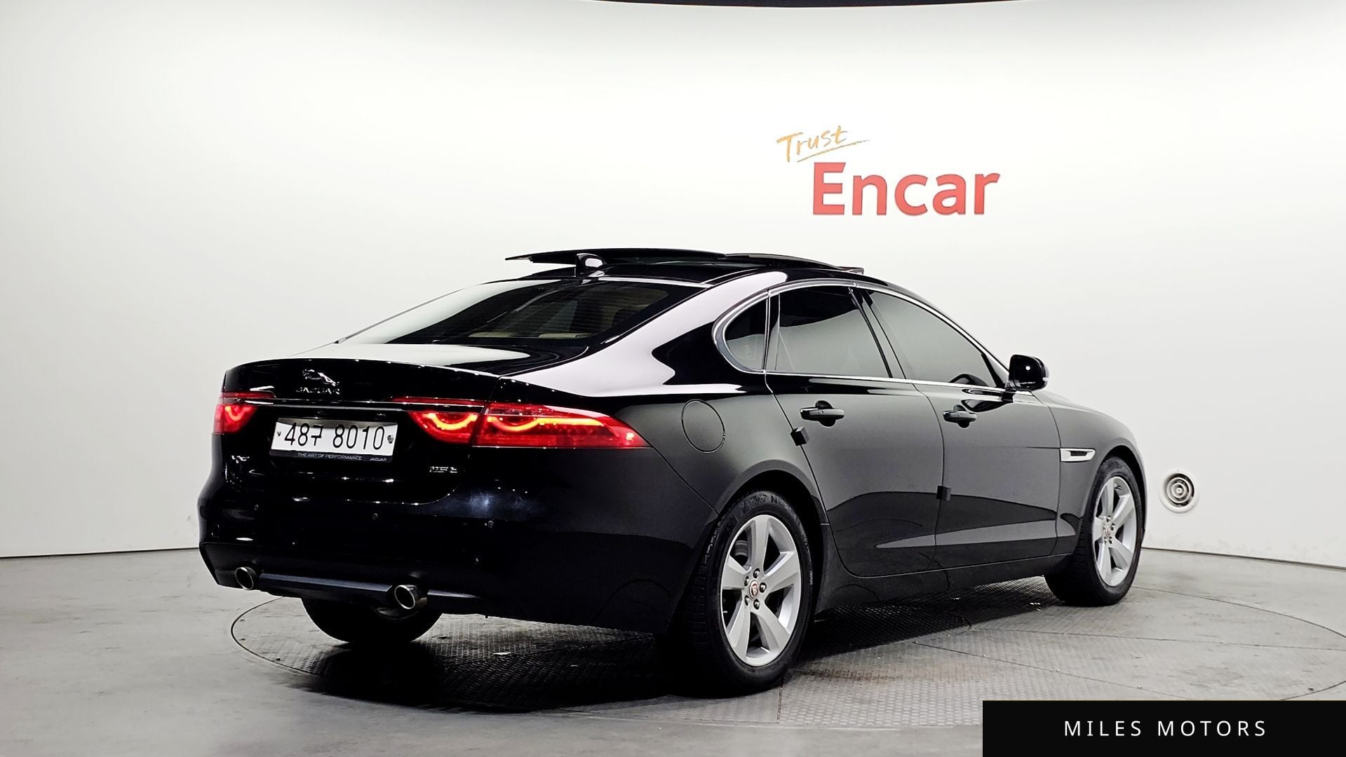 Jaguar XF (X260) 2018 — миниатюра 2